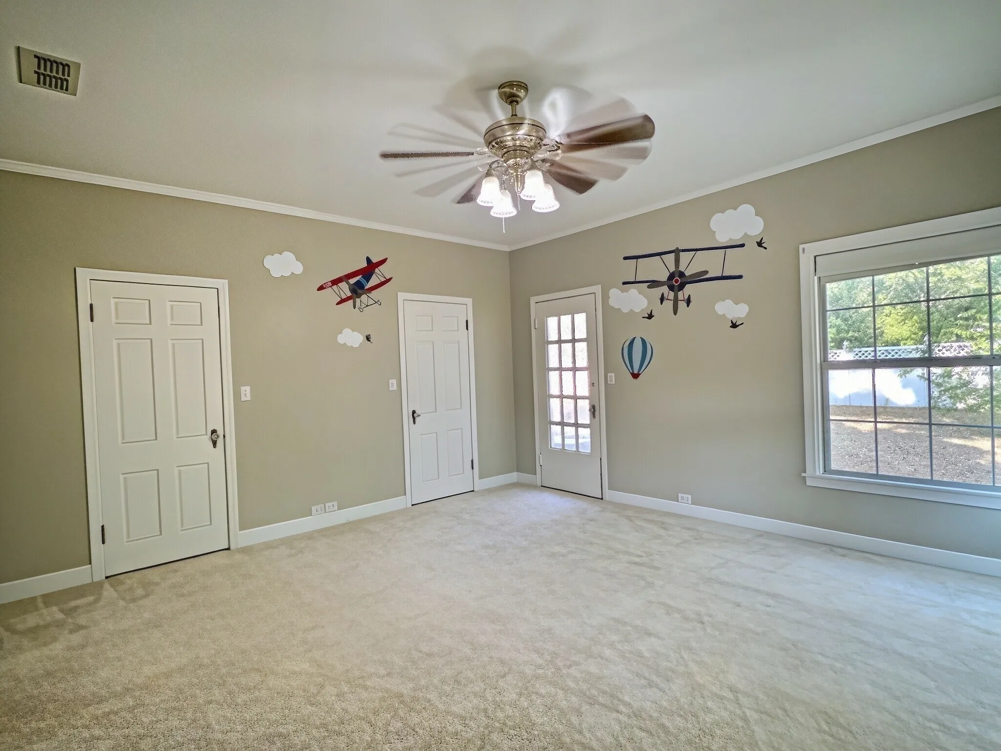 Single Family Residence For Sale in Comanche County , 941 S Texas Street, De Leon, Texas 76444, 3 Bedroom, 2 Bathroom, 2 Garage spaces, 2,900 Sqft, built in 1949, mls#21378216, Real Estate Agent in De Leon, Homes For Sale in Comanche county, Homes For Sale in De Leon, Realtor in De Leon Texas, Real Estate Brokerage Independent Realty Texas, Luminita Cordes Realtor