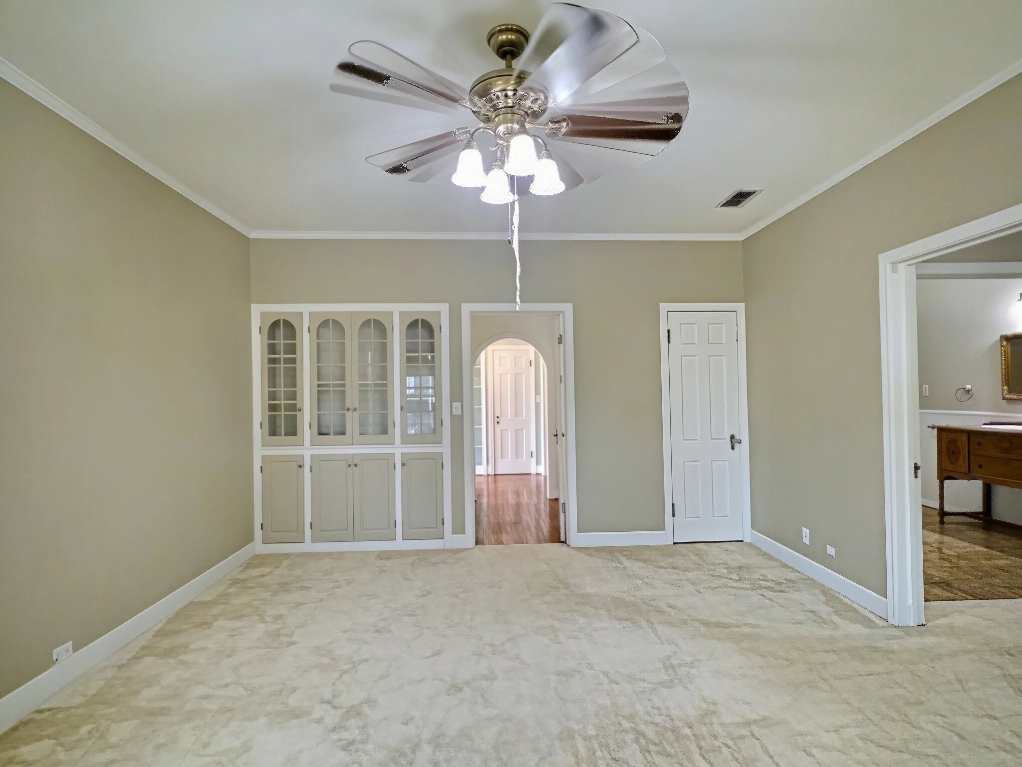 Single Family Residence For Sale in Comanche County , 941 S Texas Street, De Leon, Texas 76444, 3 Bedroom, 2 Bathroom, 2 Garage spaces, 2,900 Sqft, built in 1949, mls#21378216, Real Estate Agent in De Leon, Homes For Sale in Comanche county, Homes For Sale in De Leon, Realtor in De Leon Texas, Real Estate Brokerage Independent Realty Texas, Luminita Cordes Realtor