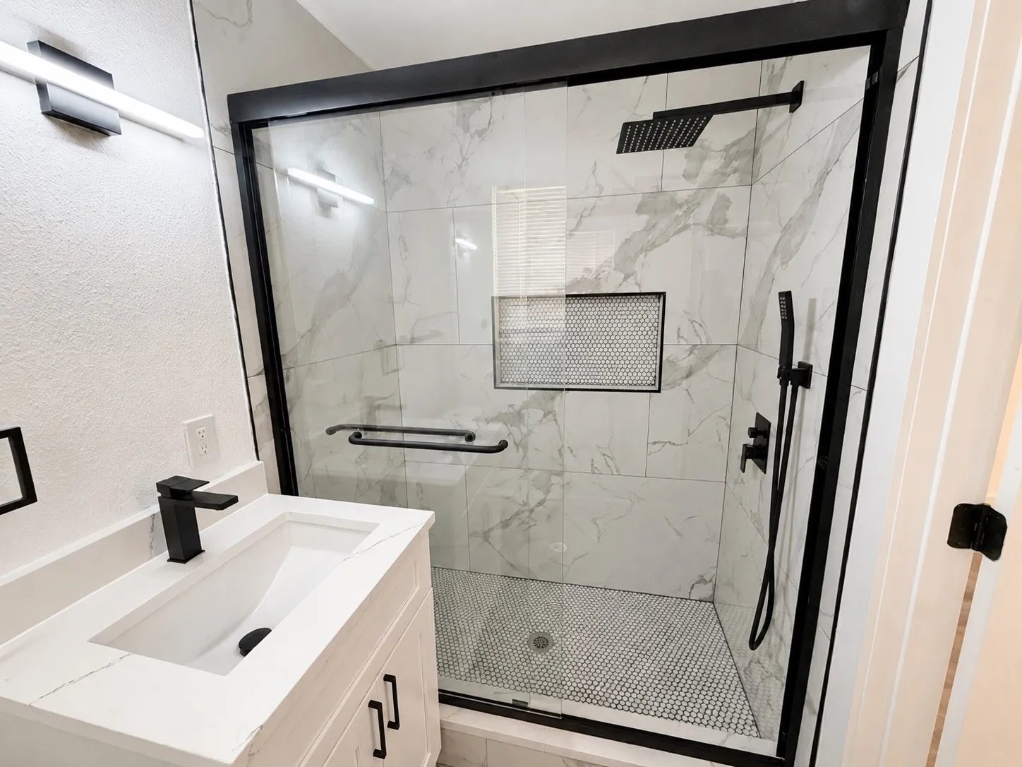 Single Family Residence For Sale in Dallas County , 1323 Crestridge Drive, Mesquite, Texas 75149, 4 Bedroom, 3 Bathroom, 1 Garage spaces, 1,194 Sqft, built in 1956, mls#21378097, Real Estate Agent in Mesquite, Homes For Sale in Dallas county, Homes For Sale in Mesquite, Realtor in Mesquite Texas, Real Estate Brokerage Independent Realty Texas, Luminita Cordes Realtor