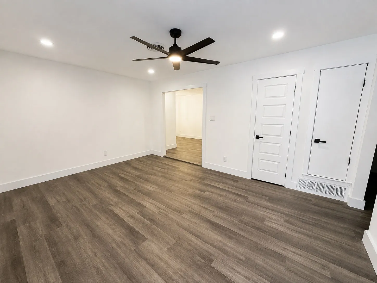 Single Family Residence For Sale in Dallas County , 1323 Crestridge Drive, Mesquite, Texas 75149, 4 Bedroom, 3 Bathroom, 1 Garage spaces, 1,194 Sqft, built in 1956, mls#21378097, Real Estate Agent in Mesquite, Homes For Sale in Dallas county, Homes For Sale in Mesquite, Realtor in Mesquite Texas, Real Estate Brokerage Independent Realty Texas, Luminita Cordes Realtor