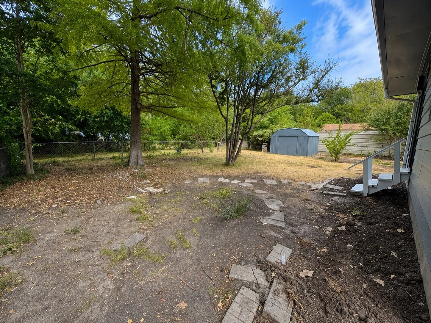 Single Family Residence For Sale in Dallas County , 1323 Crestridge Drive, Mesquite, Texas 75149, 4 Bedroom, 3 Bathroom, 1 Garage spaces, 1,194 Sqft, built in 1956, mls#21378097, Real Estate Agent in Mesquite, Homes For Sale in Dallas county, Homes For Sale in Mesquite, Realtor in Mesquite Texas, Real Estate Brokerage Independent Realty Texas, Luminita Cordes Realtor