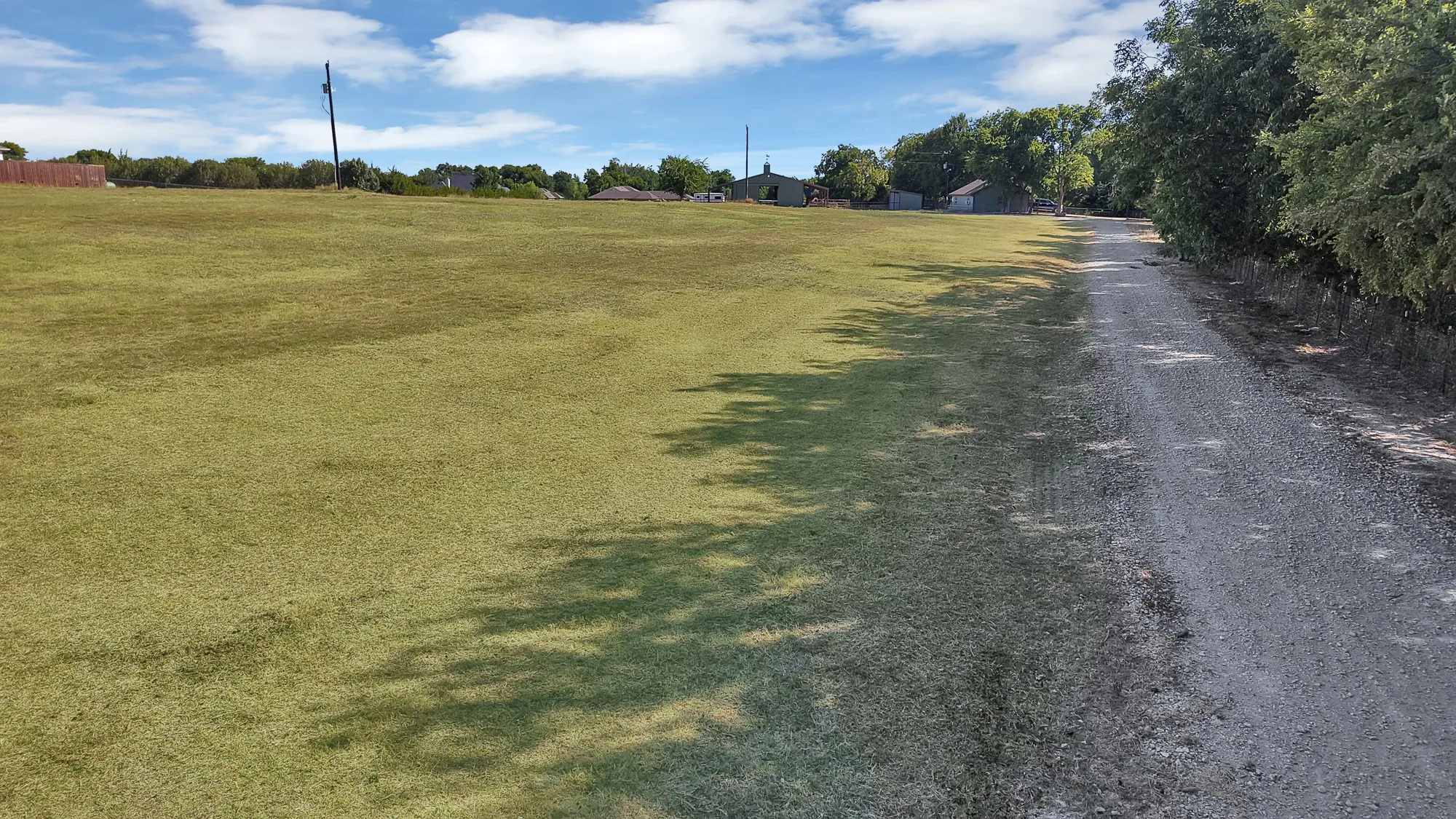 Gravel road access off of CR 466 (asphalt)