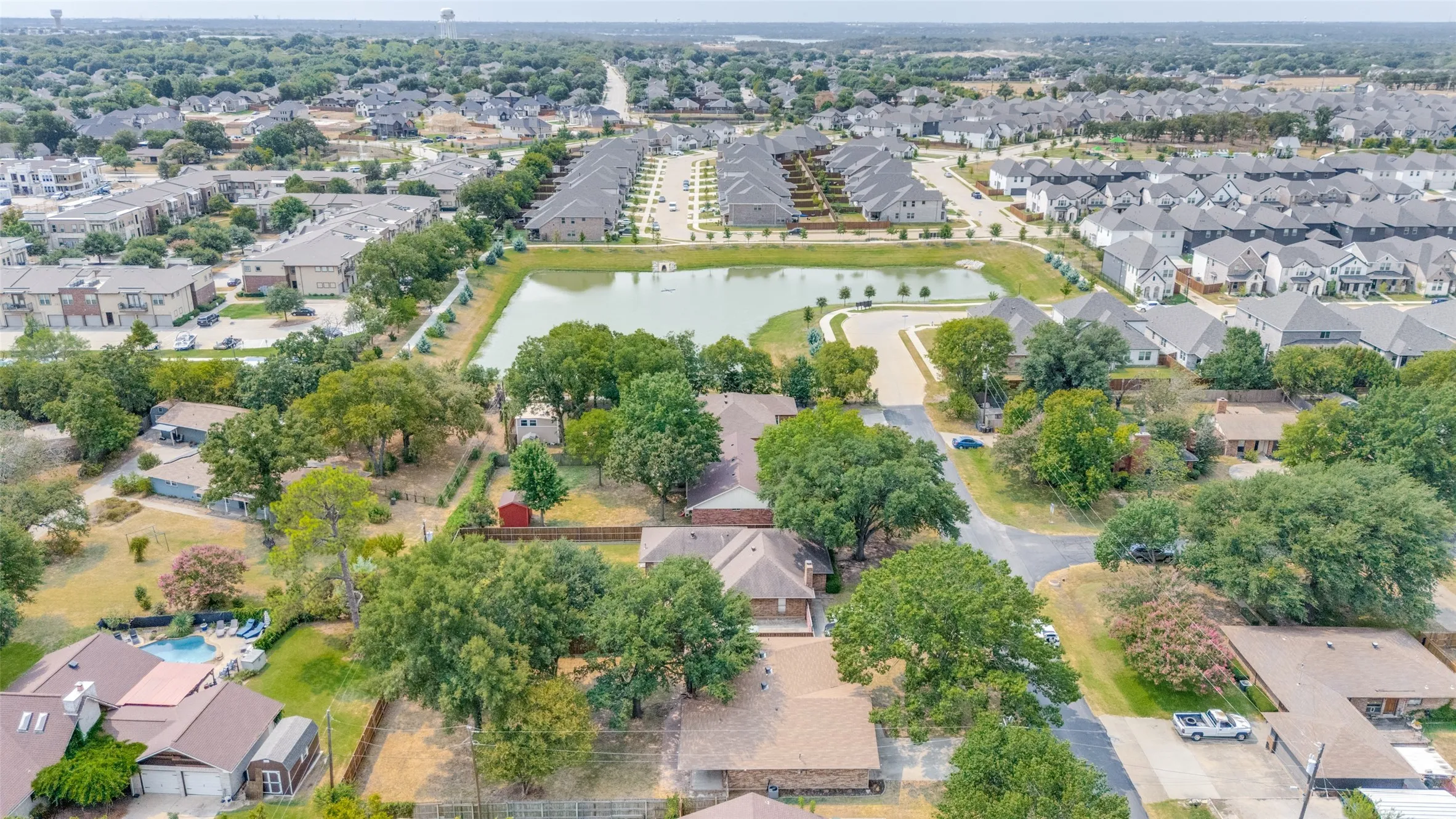 Single Family Residence For Sale in Denton County , 1909 Oak Hill Drive, Corinth, Texas 76210, 3 Bedroom, 2 Bathroom, 2 Garage spaces, 1,459 Sqft, built in 1984, mls#21378212, Real Estate Agent in Corinth, Homes For Sale in Denton county, Homes For Sale in Corinth, Realtor in Corinth Texas, Real Estate Brokerage Independent Realty Texas, Luminita Cordes Realtor