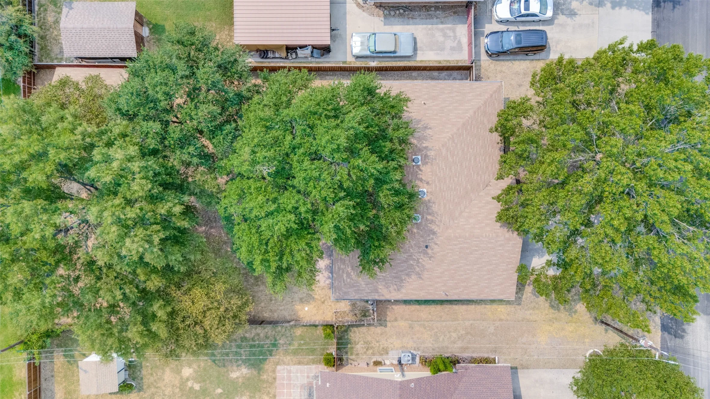 Single Family Residence For Sale in Denton County , 1909 Oak Hill Drive, Corinth, Texas 76210, 3 Bedroom, 2 Bathroom, 2 Garage spaces, 1,459 Sqft, built in 1984, mls#21378212, Real Estate Agent in Corinth, Homes For Sale in Denton county, Homes For Sale in Corinth, Realtor in Corinth Texas, Real Estate Brokerage Independent Realty Texas, Luminita Cordes Realtor