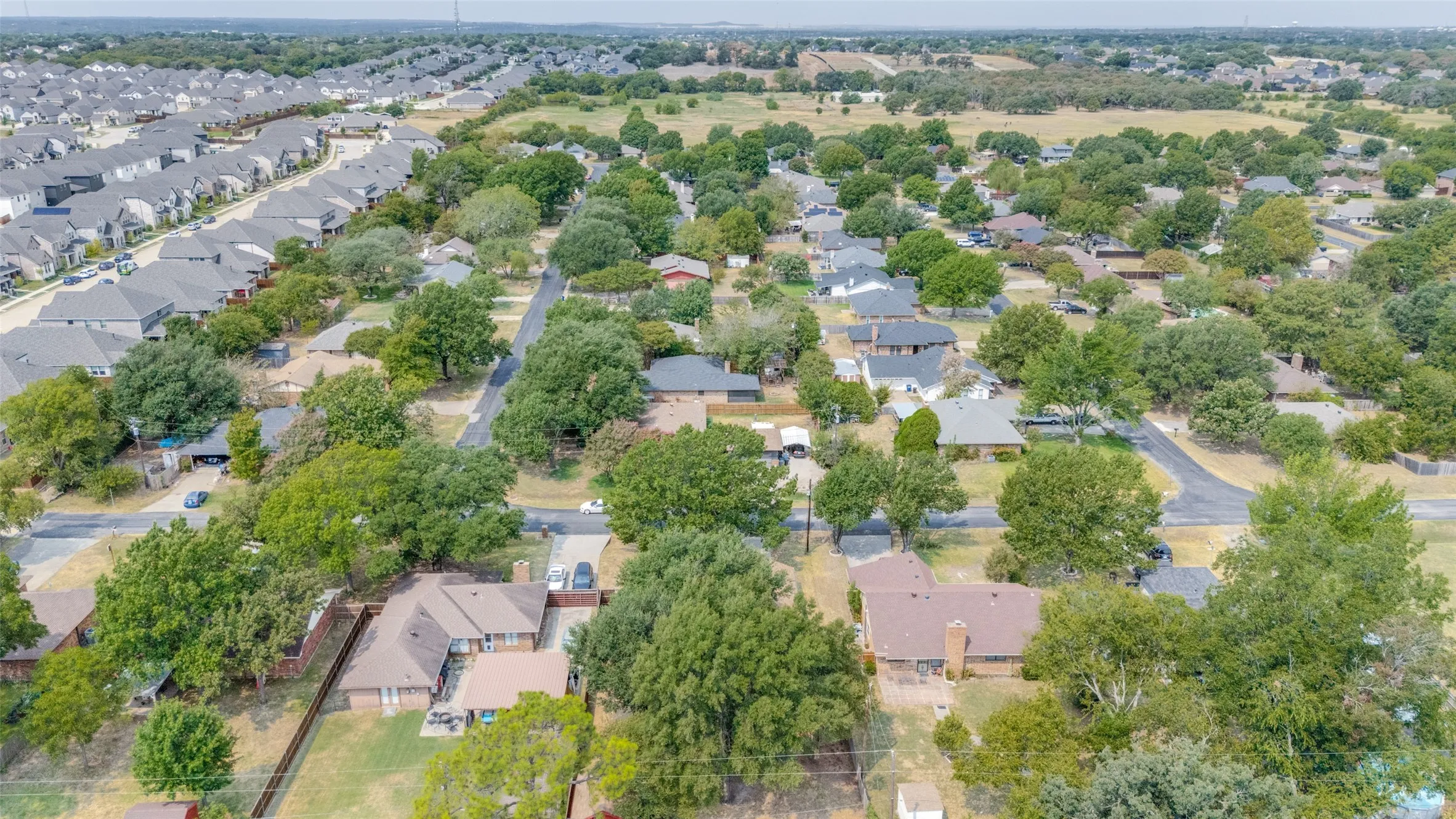 Single Family Residence For Sale in Denton County , 1909 Oak Hill Drive, Corinth, Texas 76210, 3 Bedroom, 2 Bathroom, 2 Garage spaces, 1,459 Sqft, built in 1984, mls#21378212, Real Estate Agent in Corinth, Homes For Sale in Denton county, Homes For Sale in Corinth, Realtor in Corinth Texas, Real Estate Brokerage Independent Realty Texas, Luminita Cordes Realtor