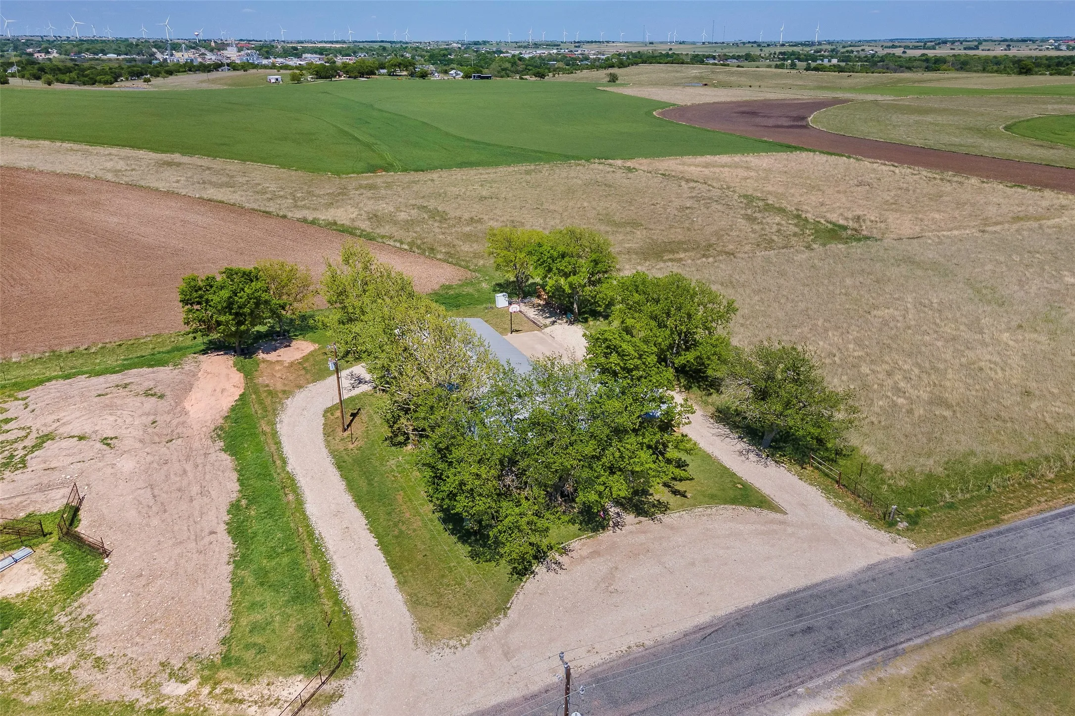 Single Family Residence For Sale in Cooke County , 3949 County Road 302, Muenster, Texas 76252, 4 Bedroom, 2 Bathroom, Garage spaces, 2,052 Sqft, built in 1974, mls#21378227, Real Estate Agent in Muenster, Homes For Sale in Cooke county, Homes For Sale in Muenster, Realtor in Muenster Texas, Real Estate Brokerage Independent Realty Texas, Luminita Cordes Realtor