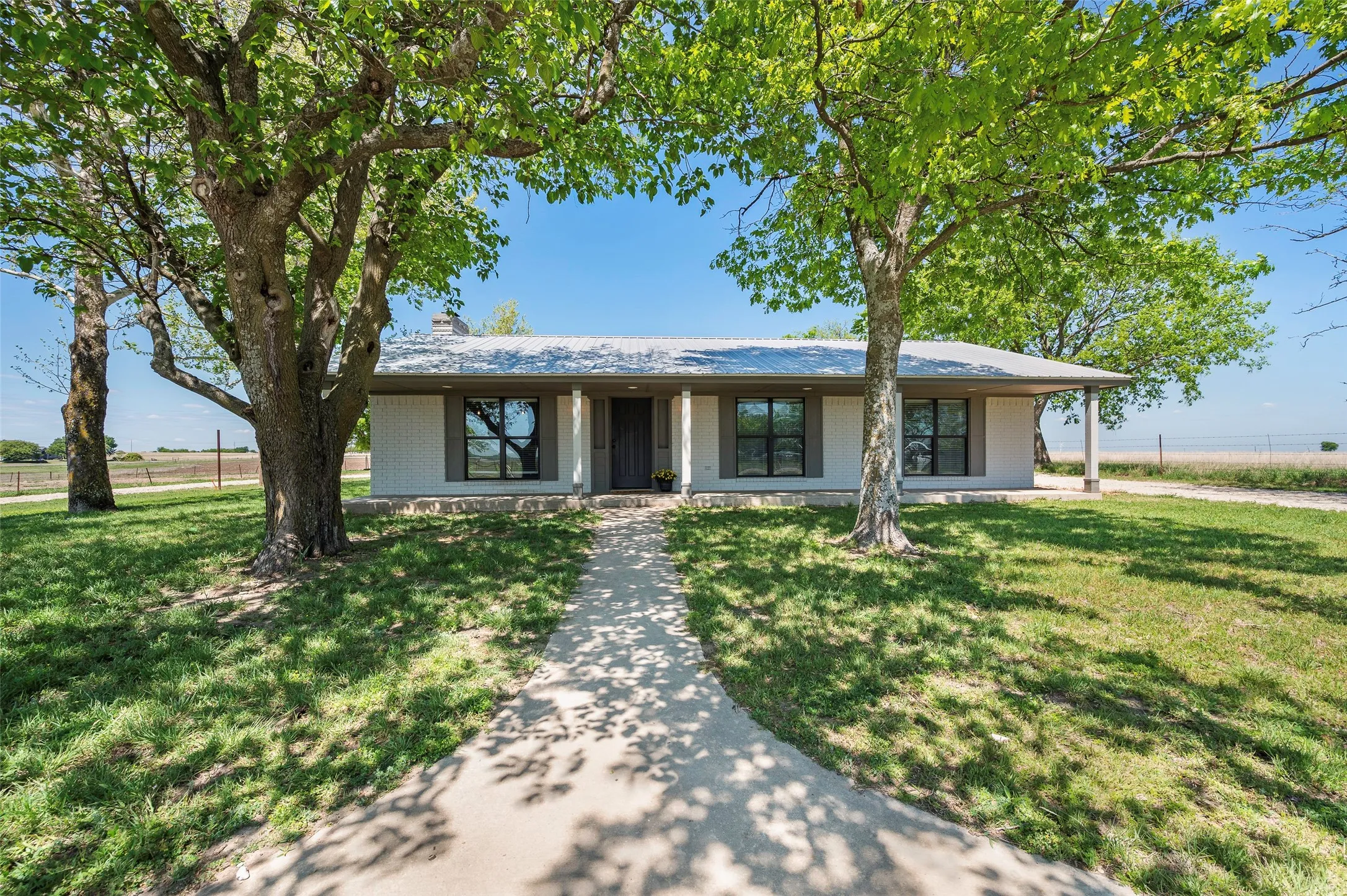 Single Family Residence For Sale in Cooke County , 3949 County Road 302, Muenster, Texas 76252, 4 Bedroom, 2 Bathroom, Garage spaces, 2,052 Sqft, built in 1974, mls#21378227, Real Estate Agent in Muenster, Homes For Sale in Cooke county, Homes For Sale in Muenster, Realtor in Muenster Texas, Real Estate Brokerage Independent Realty Texas, Luminita Cordes Realtor