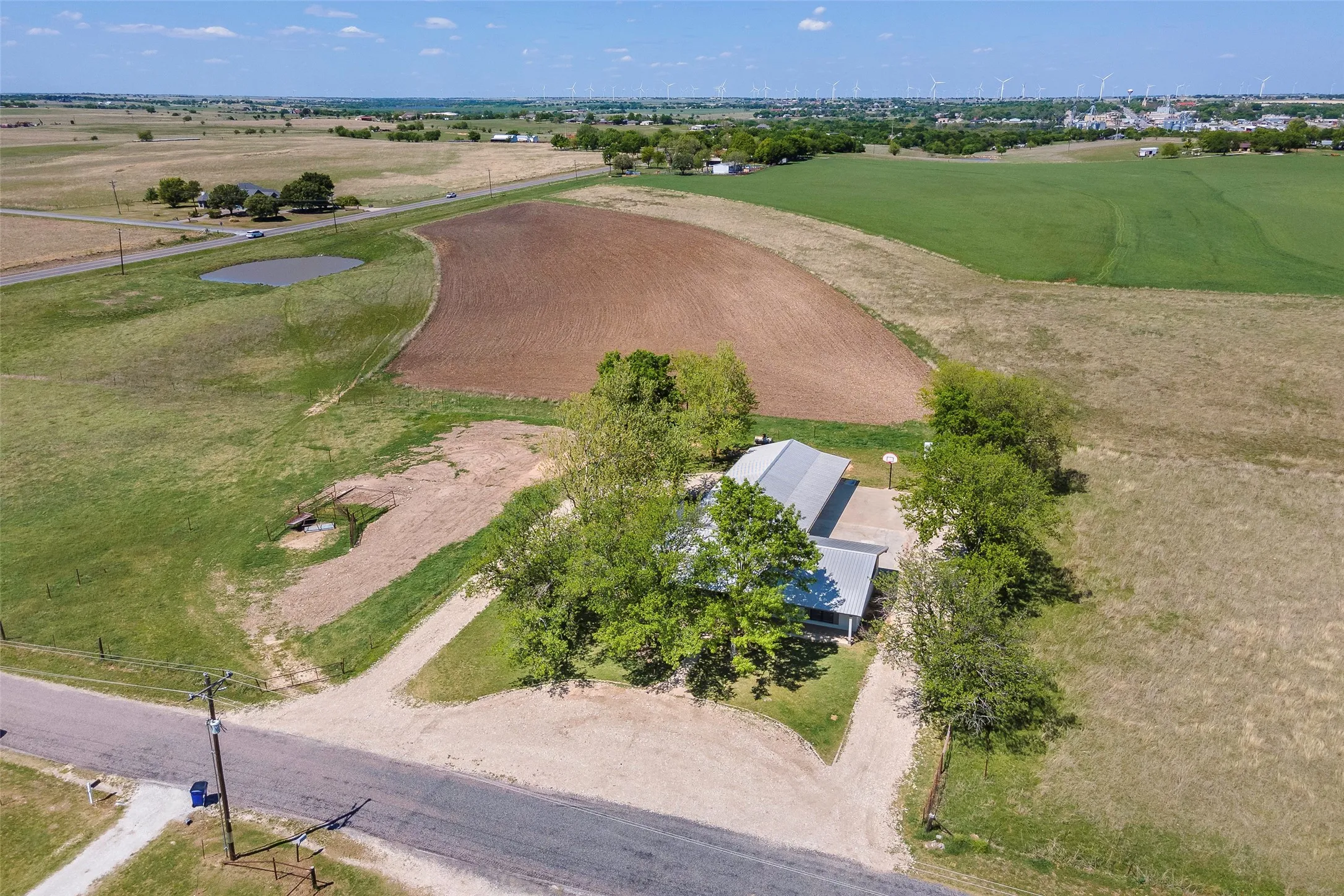 Single Family Residence For Sale in Cooke County , 3949 County Road 302, Muenster, Texas 76252, 4 Bedroom, 2 Bathroom, Garage spaces, 2,052 Sqft, built in 1974, mls#21378227, Real Estate Agent in Muenster, Homes For Sale in Cooke county, Homes For Sale in Muenster, Realtor in Muenster Texas, Real Estate Brokerage Independent Realty Texas, Luminita Cordes Realtor