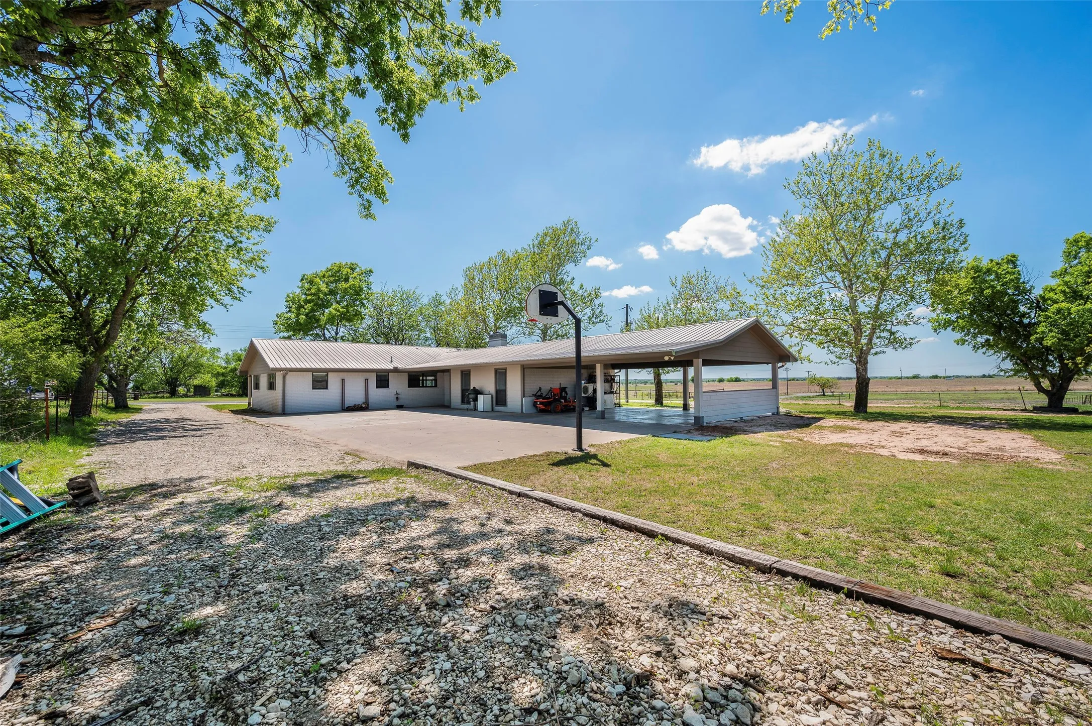 Single Family Residence For Sale in Cooke County , 3949 County Road 302, Muenster, Texas 76252, 4 Bedroom, 2 Bathroom, Garage spaces, 2,052 Sqft, built in 1974, mls#21378227, Real Estate Agent in Muenster, Homes For Sale in Cooke county, Homes For Sale in Muenster, Realtor in Muenster Texas, Real Estate Brokerage Independent Realty Texas, Luminita Cordes Realtor