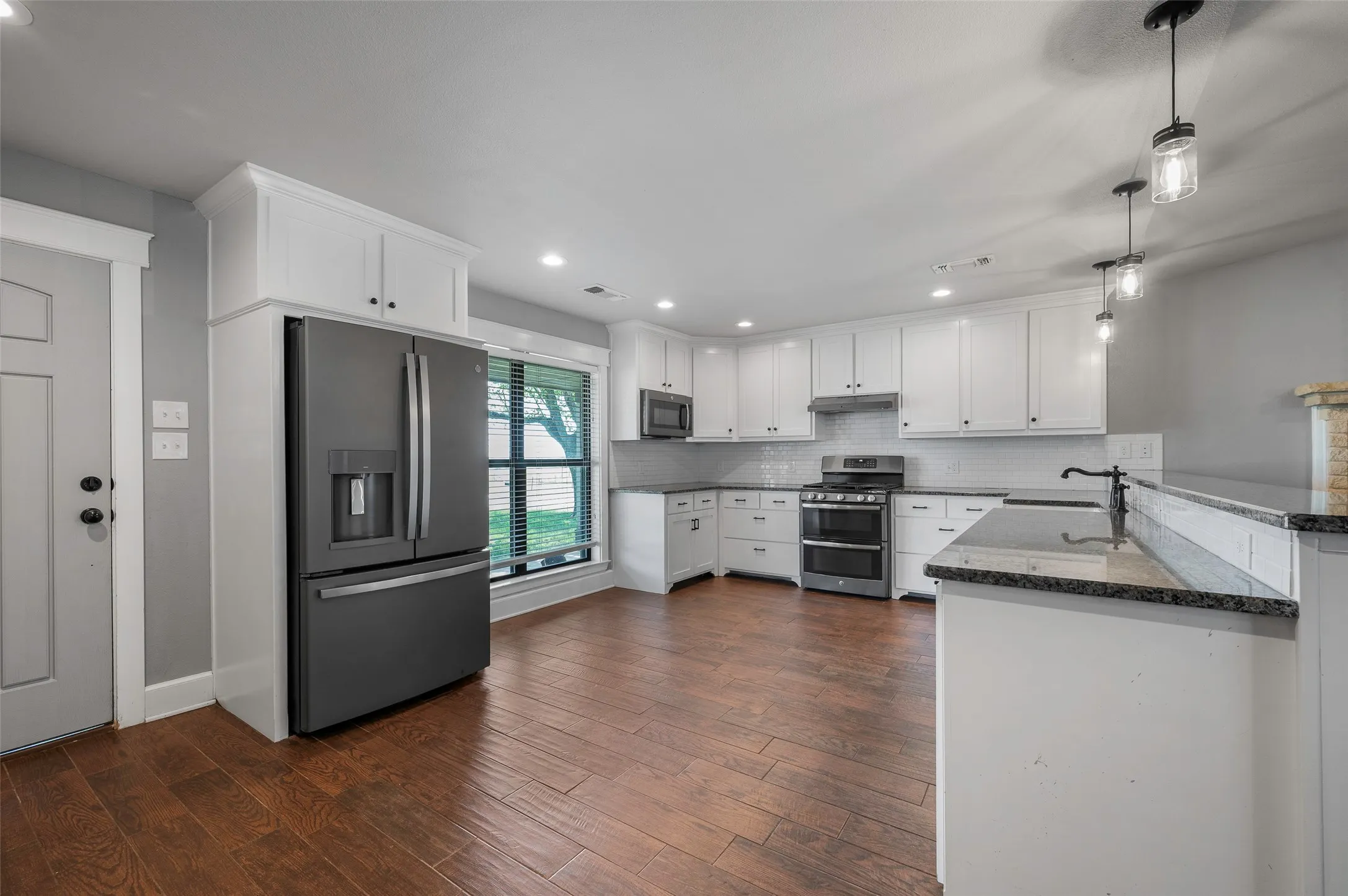 Single Family Residence For Sale in Cooke County , 3949 County Road 302, Muenster, Texas 76252, 4 Bedroom, 2 Bathroom, Garage spaces, 2,052 Sqft, built in 1974, mls#21378227, Real Estate Agent in Muenster, Homes For Sale in Cooke county, Homes For Sale in Muenster, Realtor in Muenster Texas, Real Estate Brokerage Independent Realty Texas, Luminita Cordes Realtor