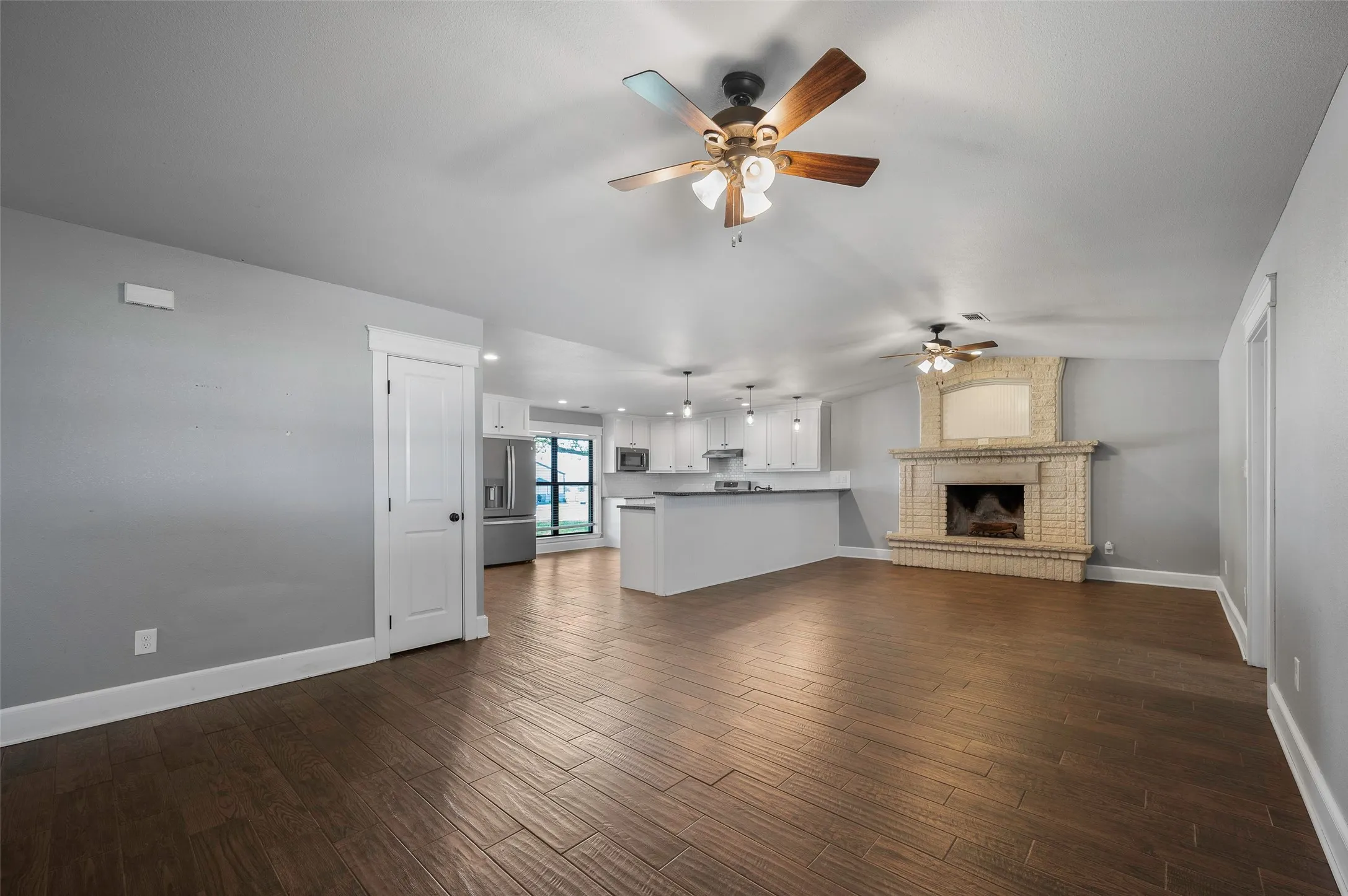Single Family Residence For Sale in Cooke County , 3949 County Road 302, Muenster, Texas 76252, 4 Bedroom, 2 Bathroom, Garage spaces, 2,052 Sqft, built in 1974, mls#21378227, Real Estate Agent in Muenster, Homes For Sale in Cooke county, Homes For Sale in Muenster, Realtor in Muenster Texas, Real Estate Brokerage Independent Realty Texas, Luminita Cordes Realtor