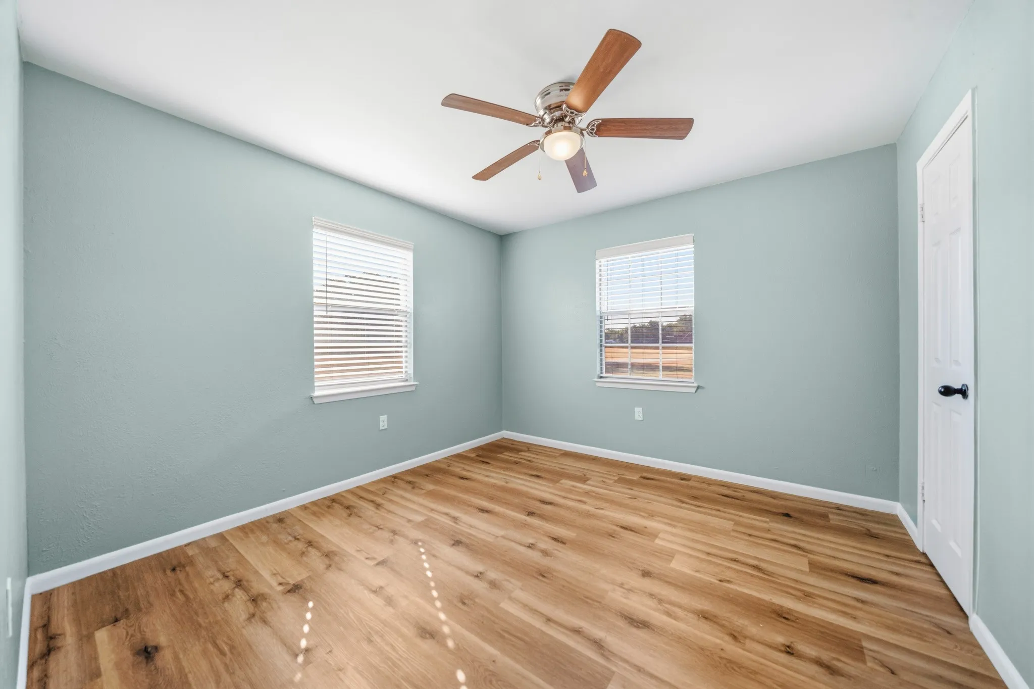 Single Family Residence For Sale in Mc Lennan County , 8707 E Highway 6, Riesel, Texas 76682, 4 Bedroom, 2 Bathroom, Garage spaces, 2,030 Sqft, built in 1977, mls#21377027, Real Estate Agent in Riesel, Homes For Sale in Mc Lennan county, Homes For Sale in Riesel, Realtor in Riesel Texas, Real Estate Brokerage Independent Realty Texas, Luminita Cordes Realtor