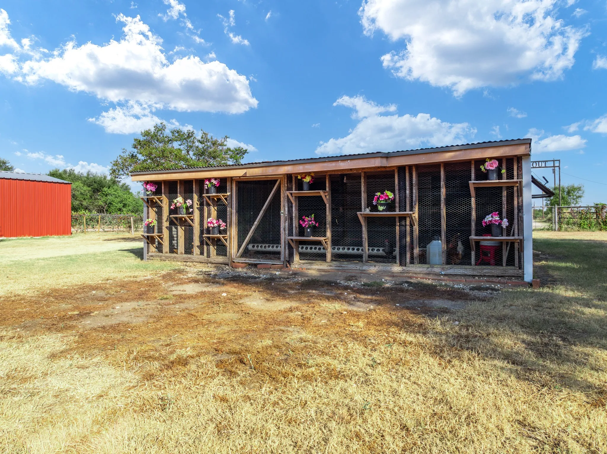 Single Family Residence For Sale in Mc Lennan County , 8707 E Highway 6, Riesel, Texas 76682, 4 Bedroom, 2 Bathroom, Garage spaces, 2,030 Sqft, built in 1977, mls#21377027, Real Estate Agent in Riesel, Homes For Sale in Mc Lennan county, Homes For Sale in Riesel, Realtor in Riesel Texas, Real Estate Brokerage Independent Realty Texas, Luminita Cordes Realtor