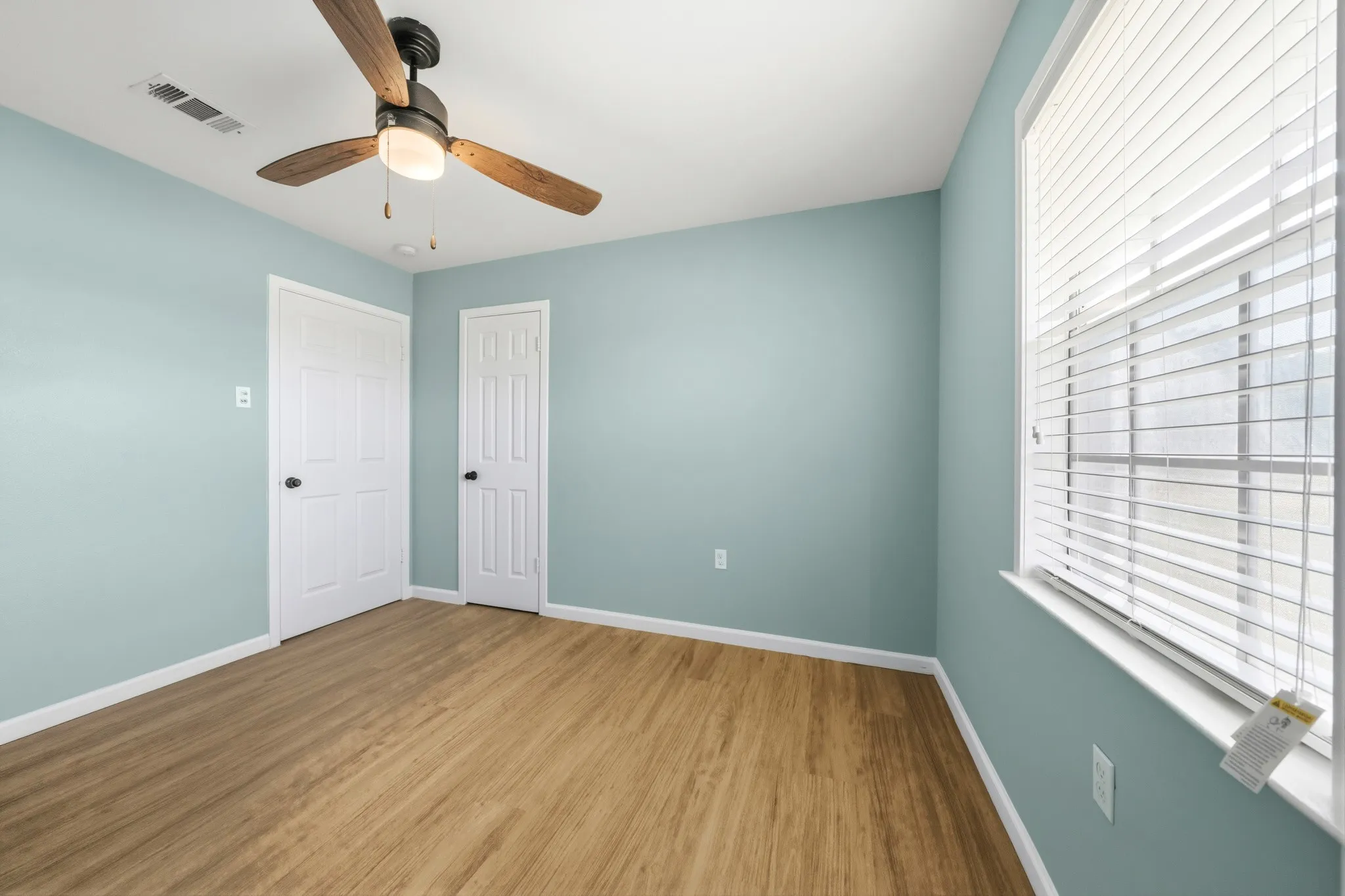 Single Family Residence For Sale in Mc Lennan County , 8707 E Highway 6, Riesel, Texas 76682, 4 Bedroom, 2 Bathroom, Garage spaces, 2,030 Sqft, built in 1977, mls#21377027, Real Estate Agent in Riesel, Homes For Sale in Mc Lennan county, Homes For Sale in Riesel, Realtor in Riesel Texas, Real Estate Brokerage Independent Realty Texas, Luminita Cordes Realtor