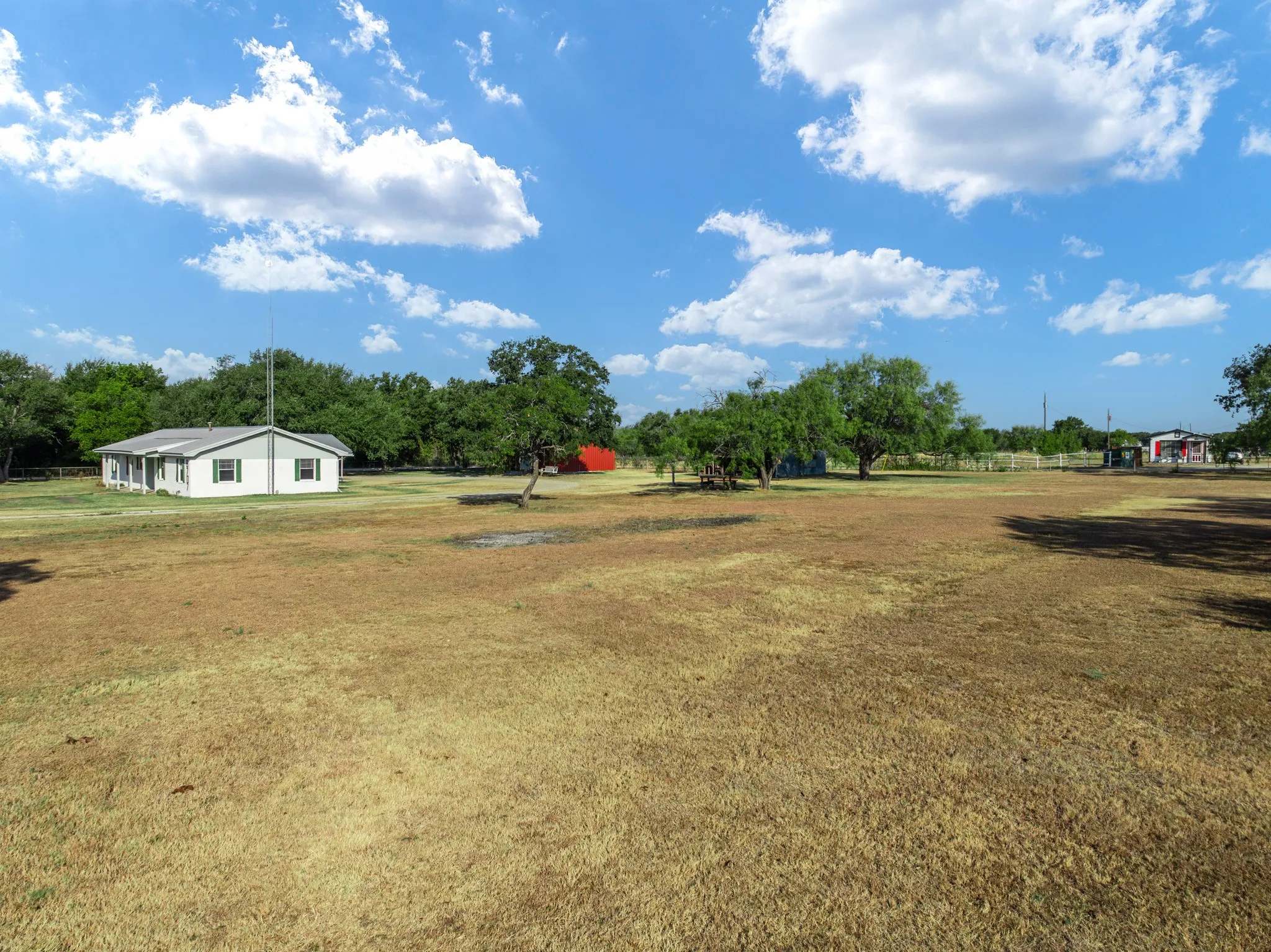Single Family Residence For Sale in Mc Lennan County , 8707 E Highway 6, Riesel, Texas 76682, 4 Bedroom, 2 Bathroom, Garage spaces, 2,030 Sqft, built in 1977, mls#21377027, Real Estate Agent in Riesel, Homes For Sale in Mc Lennan county, Homes For Sale in Riesel, Realtor in Riesel Texas, Real Estate Brokerage Independent Realty Texas, Luminita Cordes Realtor