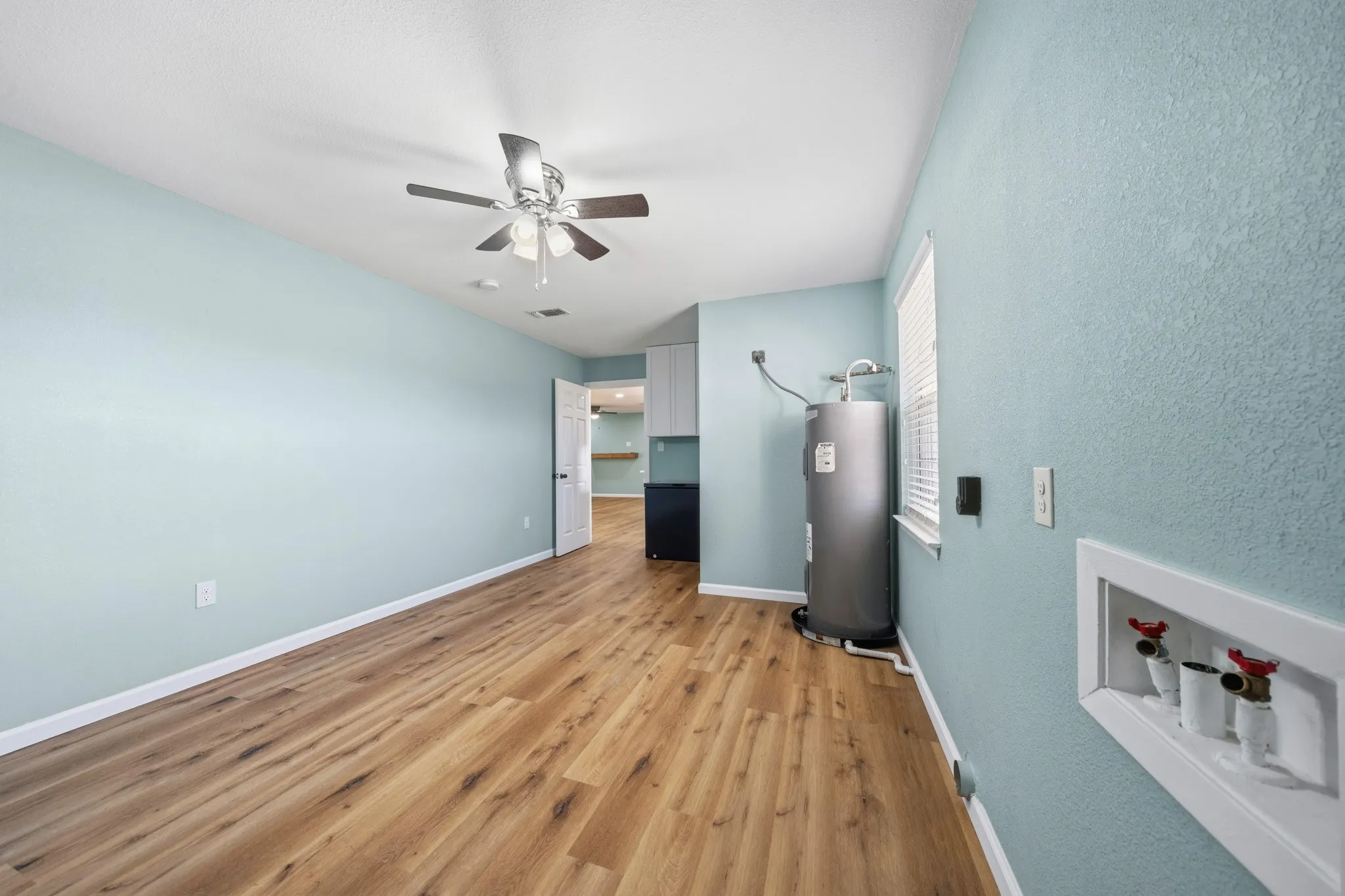 Single Family Residence For Sale in Mc Lennan County , 8707 E Highway 6, Riesel, Texas 76682, 4 Bedroom, 2 Bathroom, Garage spaces, 2,030 Sqft, built in 1977, mls#21377027, Real Estate Agent in Riesel, Homes For Sale in Mc Lennan county, Homes For Sale in Riesel, Realtor in Riesel Texas, Real Estate Brokerage Independent Realty Texas, Luminita Cordes Realtor