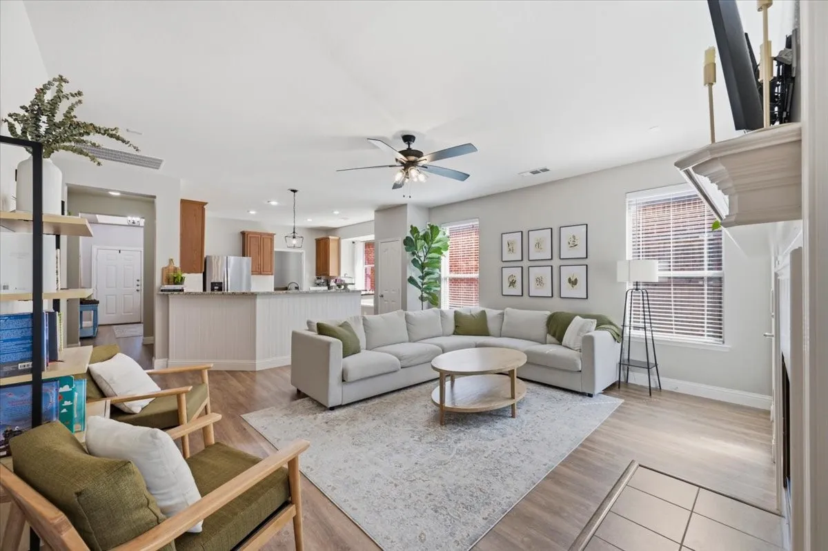Single Family Residence For Sale in Tarrant County , 10437 Bradshaw Drive, Fort Worth, Texas 76108, 3 Bedroom, 2 Bathroom, 2 Garage spaces, 1,930 Sqft, built in 2006, mls#21376758, Real Estate Agent in Fort Worth, Homes For Sale in Tarrant county, Homes For Sale in Fort Worth, Realtor in Fort Worth Texas, Real Estate Brokerage Independent Realty Texas, Luminita Cordes Realtor