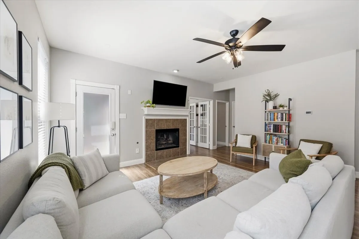 Single Family Residence For Sale in Tarrant County , 10437 Bradshaw Drive, Fort Worth, Texas 76108, 3 Bedroom, 2 Bathroom, 2 Garage spaces, 1,930 Sqft, built in 2006, mls#21376758, Real Estate Agent in Fort Worth, Homes For Sale in Tarrant county, Homes For Sale in Fort Worth, Realtor in Fort Worth Texas, Real Estate Brokerage Independent Realty Texas, Luminita Cordes Realtor