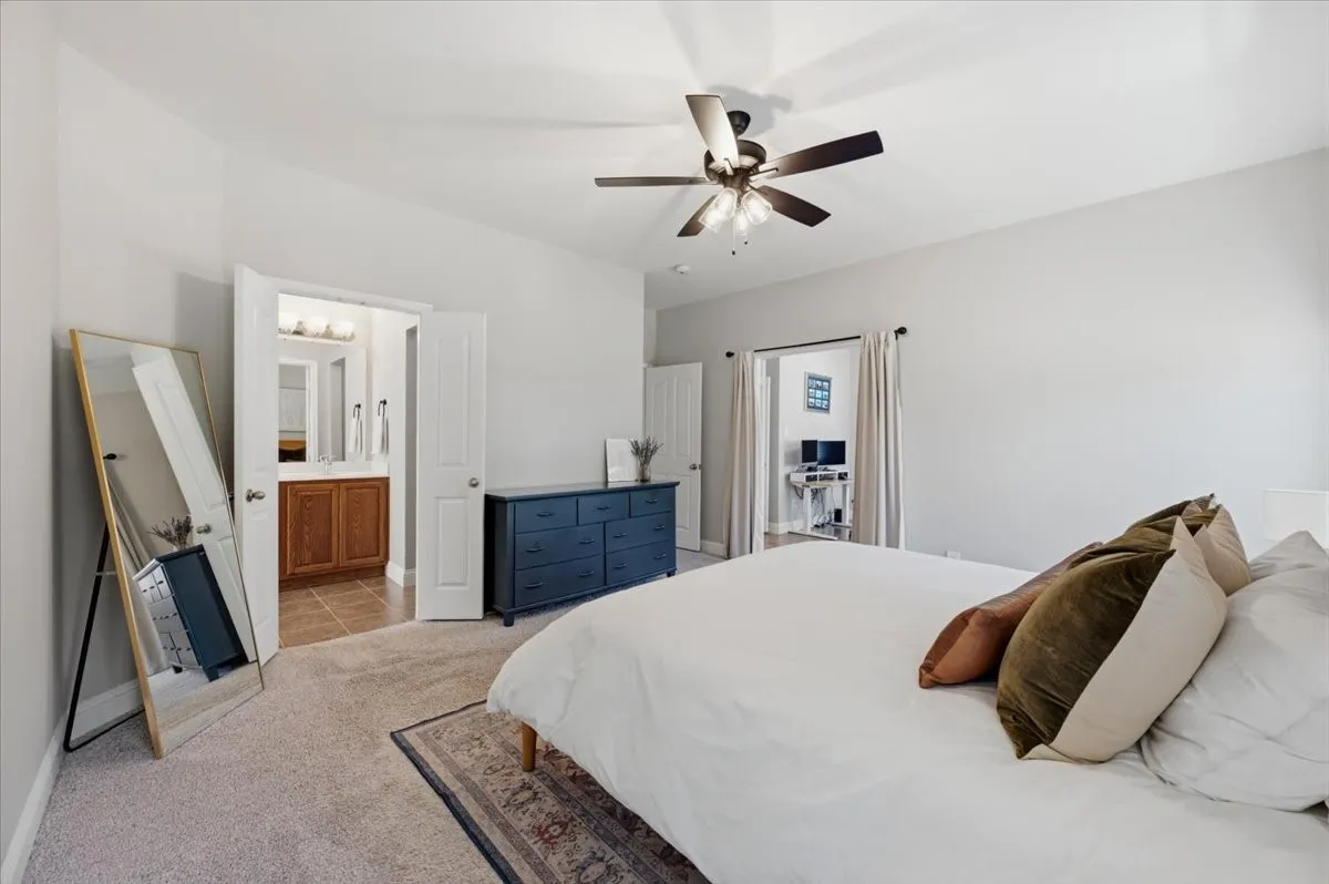 Single Family Residence For Sale in Tarrant County , 10437 Bradshaw Drive, Fort Worth, Texas 76108, 3 Bedroom, 2 Bathroom, 2 Garage spaces, 1,930 Sqft, built in 2006, mls#21376758, Real Estate Agent in Fort Worth, Homes For Sale in Tarrant county, Homes For Sale in Fort Worth, Realtor in Fort Worth Texas, Real Estate Brokerage Independent Realty Texas, Luminita Cordes Realtor
