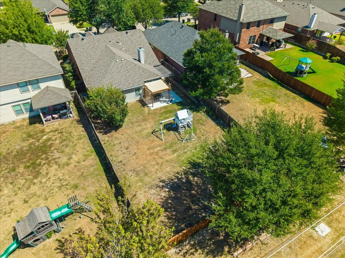 Single Family Residence For Sale in Tarrant County , 10437 Bradshaw Drive, Fort Worth, Texas 76108, 3 Bedroom, 2 Bathroom, 2 Garage spaces, 1,930 Sqft, built in 2006, mls#21376758, Real Estate Agent in Fort Worth, Homes For Sale in Tarrant county, Homes For Sale in Fort Worth, Realtor in Fort Worth Texas, Real Estate Brokerage Independent Realty Texas, Luminita Cordes Realtor
