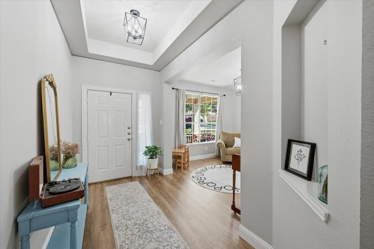 Single Family Residence For Sale in Tarrant County , 10437 Bradshaw Drive, Fort Worth, Texas 76108, 3 Bedroom, 2 Bathroom, 2 Garage spaces, 1,930 Sqft, built in 2006, mls#21376758, Real Estate Agent in Fort Worth, Homes For Sale in Tarrant county, Homes For Sale in Fort Worth, Realtor in Fort Worth Texas, Real Estate Brokerage Independent Realty Texas, Luminita Cordes Realtor