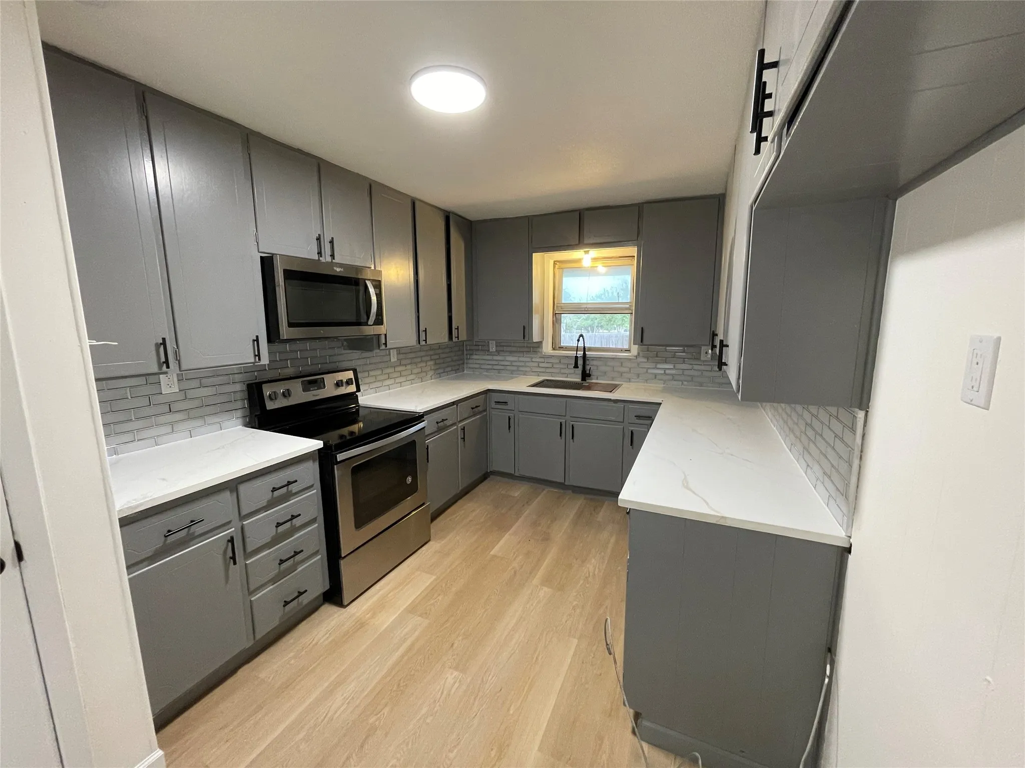 Single Family Residence For Sale in Mc Lennan County , 107 Dyck, Riesel, Texas 76682, 3 Bedroom, 3 Bathroom, 2 Garage spaces, 1,717 Sqft, built in 1965, mls#21378229, Real Estate Agent in Riesel, Homes For Sale in Mc Lennan county, Homes For Sale in Riesel, Realtor in Riesel Texas, Real Estate Brokerage Independent Realty Texas, Luminita Cordes Realtor