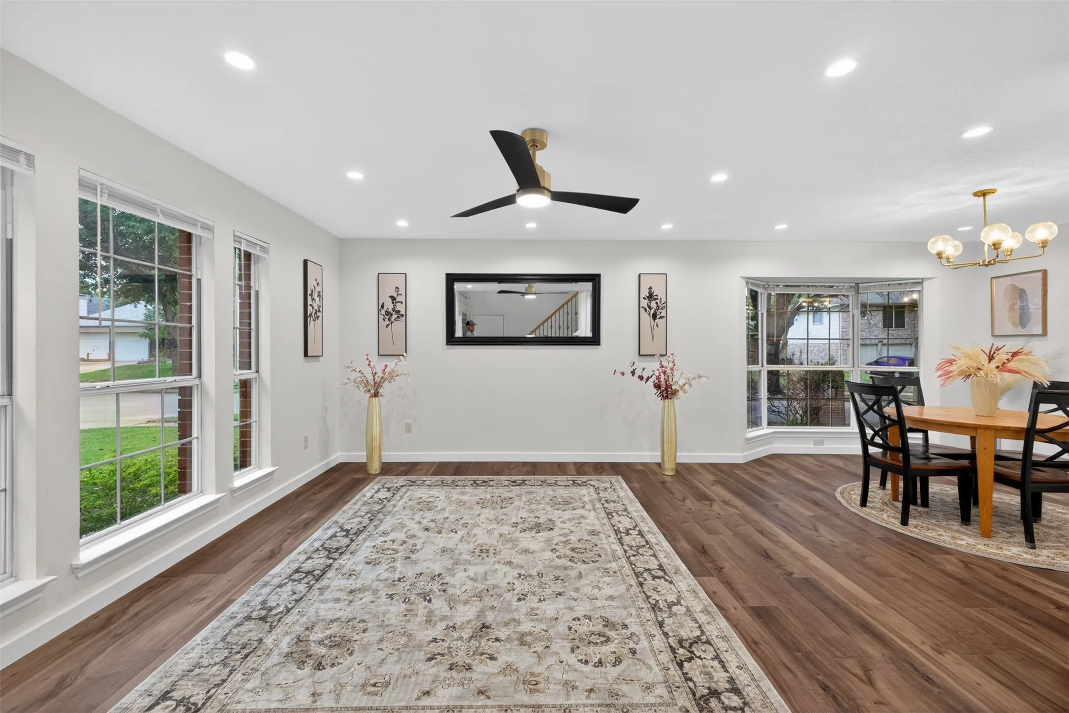 Single Family Residence For Sale in Tarrant County , 5512 Turtle River Court, Fort Worth, Texas 76137, 4 Bedroom, 3 Bathroom, 2 Garage spaces, 2,336 Sqft, built in 1989, mls#21378230, Real Estate Agent in Fort Worth, Homes For Sale in Tarrant county, Homes For Sale in Fort Worth, Realtor in Fort Worth Texas, Real Estate Brokerage Independent Realty Texas, Luminita Cordes Realtor