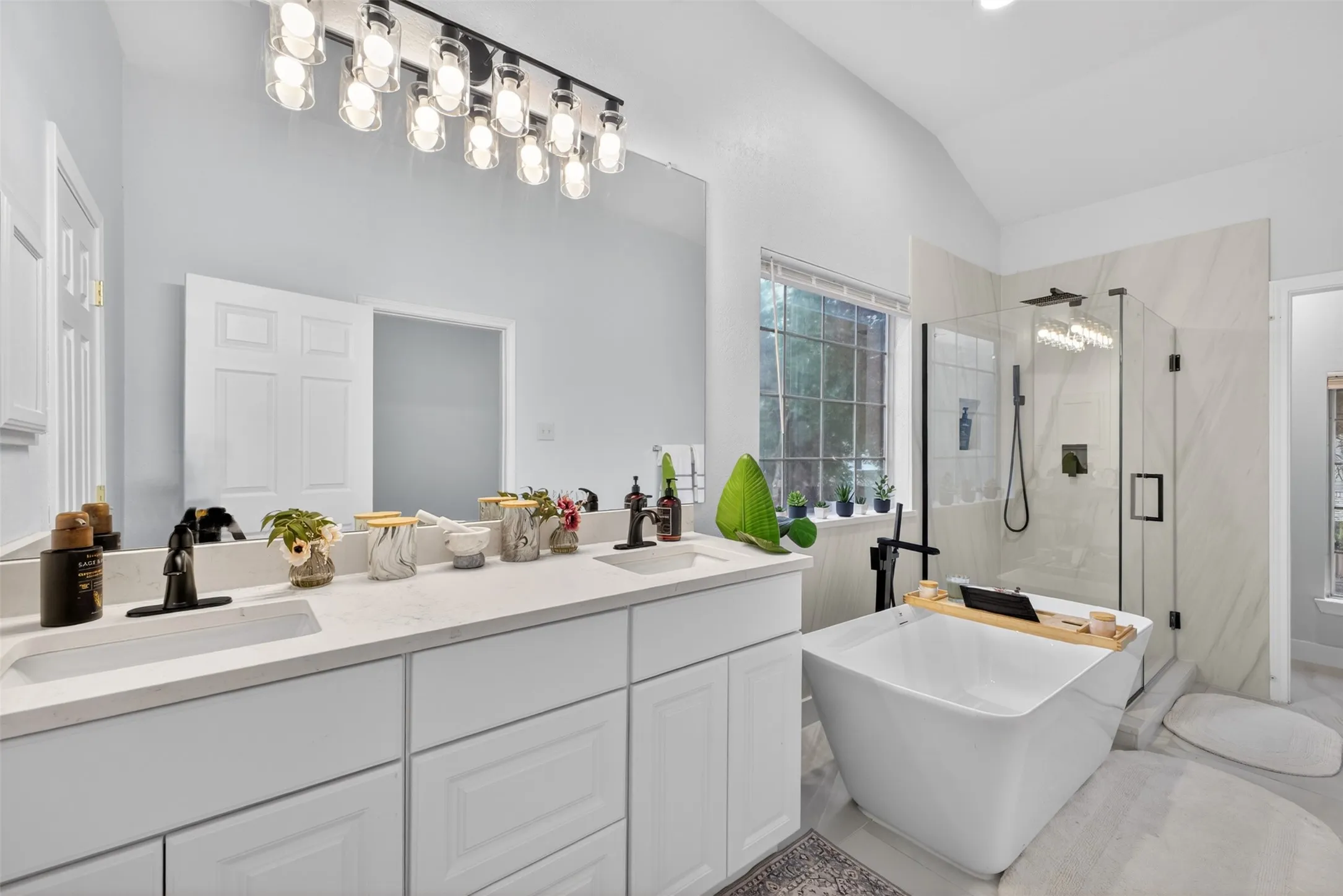 Single Family Residence For Sale in Tarrant County , 5512 Turtle River Court, Fort Worth, Texas 76137, 4 Bedroom, 3 Bathroom, 2 Garage spaces, 2,336 Sqft, built in 1989, mls#21378230, Real Estate Agent in Fort Worth, Homes For Sale in Tarrant county, Homes For Sale in Fort Worth, Realtor in Fort Worth Texas, Real Estate Brokerage Independent Realty Texas, Luminita Cordes Realtor