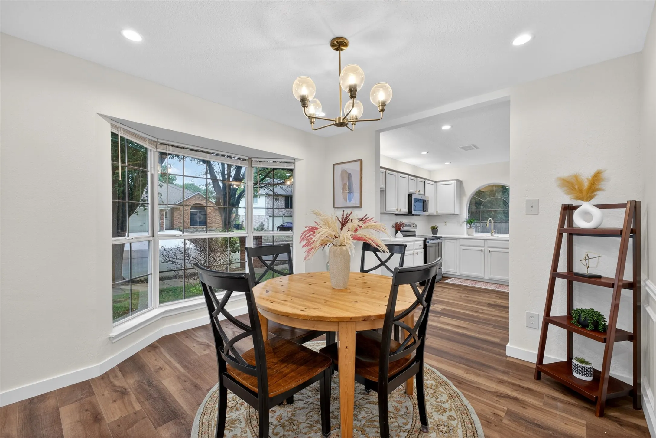 Single Family Residence For Sale in Tarrant County , 5512 Turtle River Court, Fort Worth, Texas 76137, 4 Bedroom, 3 Bathroom, 2 Garage spaces, 2,336 Sqft, built in 1989, mls#21378230, Real Estate Agent in Fort Worth, Homes For Sale in Tarrant county, Homes For Sale in Fort Worth, Realtor in Fort Worth Texas, Real Estate Brokerage Independent Realty Texas, Luminita Cordes Realtor