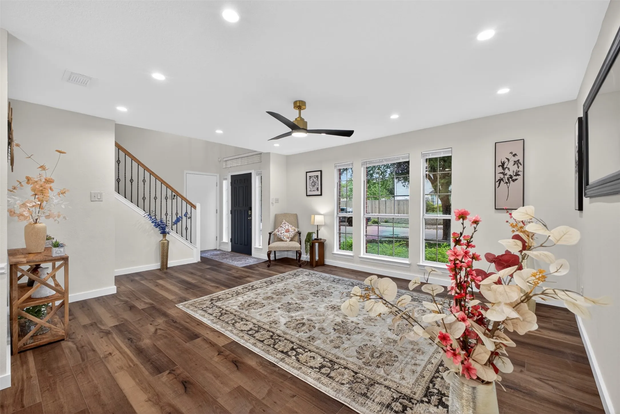 Single Family Residence For Sale in Tarrant County , 5512 Turtle River Court, Fort Worth, Texas 76137, 4 Bedroom, 3 Bathroom, 2 Garage spaces, 2,336 Sqft, built in 1989, mls#21378230, Real Estate Agent in Fort Worth, Homes For Sale in Tarrant county, Homes For Sale in Fort Worth, Realtor in Fort Worth Texas, Real Estate Brokerage Independent Realty Texas, Luminita Cordes Realtor