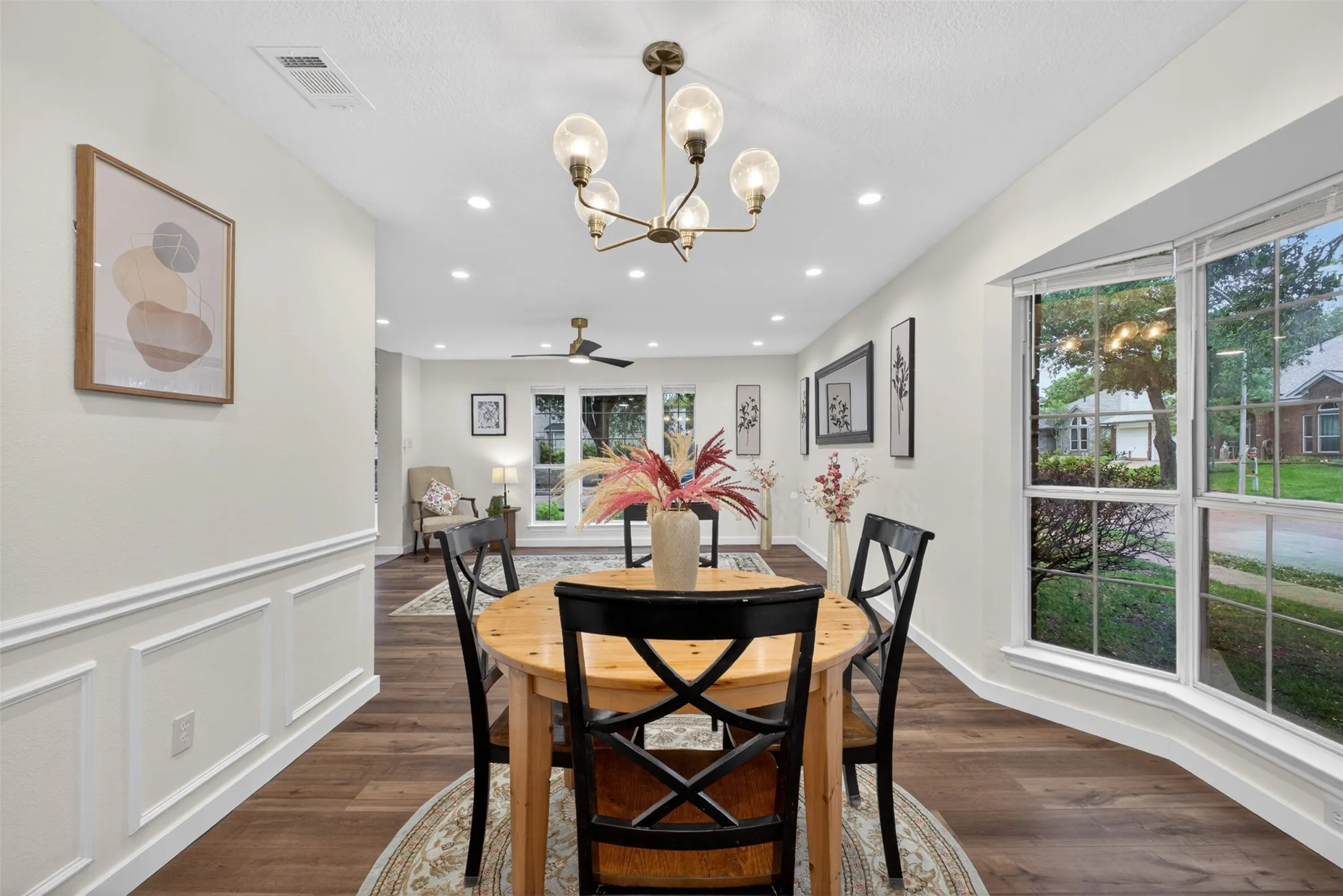 Single Family Residence For Sale in Tarrant County , 5512 Turtle River Court, Fort Worth, Texas 76137, 4 Bedroom, 3 Bathroom, 2 Garage spaces, 2,336 Sqft, built in 1989, mls#21378230, Real Estate Agent in Fort Worth, Homes For Sale in Tarrant county, Homes For Sale in Fort Worth, Realtor in Fort Worth Texas, Real Estate Brokerage Independent Realty Texas, Luminita Cordes Realtor
