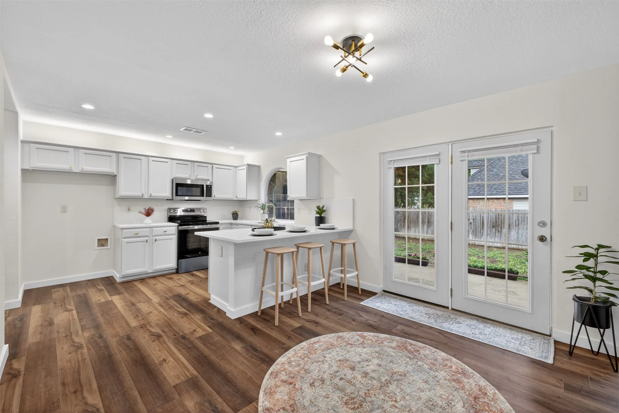Single Family Residence For Sale in Tarrant County , 5512 Turtle River Court, Fort Worth, Texas 76137, 4 Bedroom, 3 Bathroom, 2 Garage spaces, 2,336 Sqft, built in 1989, mls#21378230, Real Estate Agent in Fort Worth, Homes For Sale in Tarrant county, Homes For Sale in Fort Worth, Realtor in Fort Worth Texas, Real Estate Brokerage Independent Realty Texas, Luminita Cordes Realtor