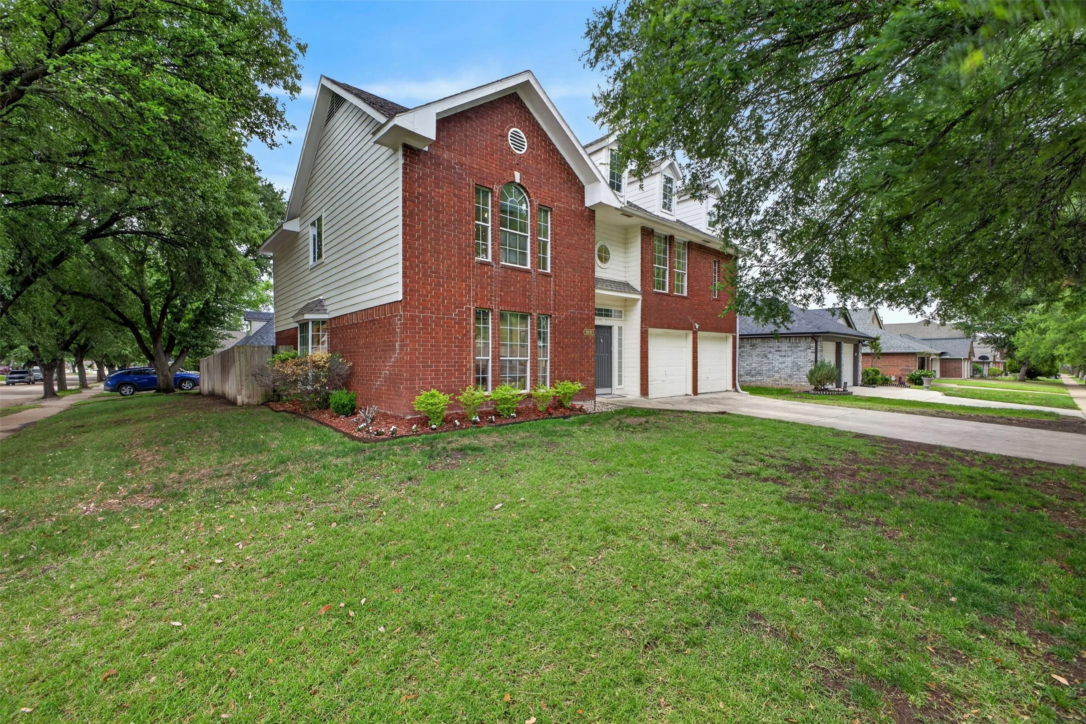 Single Family Residence For Sale in Tarrant County , 5512 Turtle River Court, Fort Worth, Texas 76137, 4 Bedroom, 3 Bathroom, 2 Garage spaces, 2,336 Sqft, built in 1989, mls#21378230, Real Estate Agent in Fort Worth, Homes For Sale in Tarrant county, Homes For Sale in Fort Worth, Realtor in Fort Worth Texas, Real Estate Brokerage Independent Realty Texas, Luminita Cordes Realtor