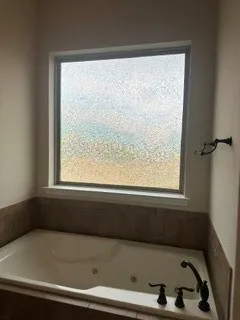 Single Family Residence For Sale in Navarro County , 129 Turnberry Lane, Corsicana, Texas 75110, 4 Bedroom, 4 Bathroom, 3 Garage spaces, 2,900 Sqft, built in 2013, mls#21378089, Real Estate Agent in Corsicana, Homes For Sale in Navarro county, Homes For Sale in Corsicana, Realtor in Corsicana Texas, Real Estate Brokerage Independent Realty Texas, Luminita Cordes Realtor
