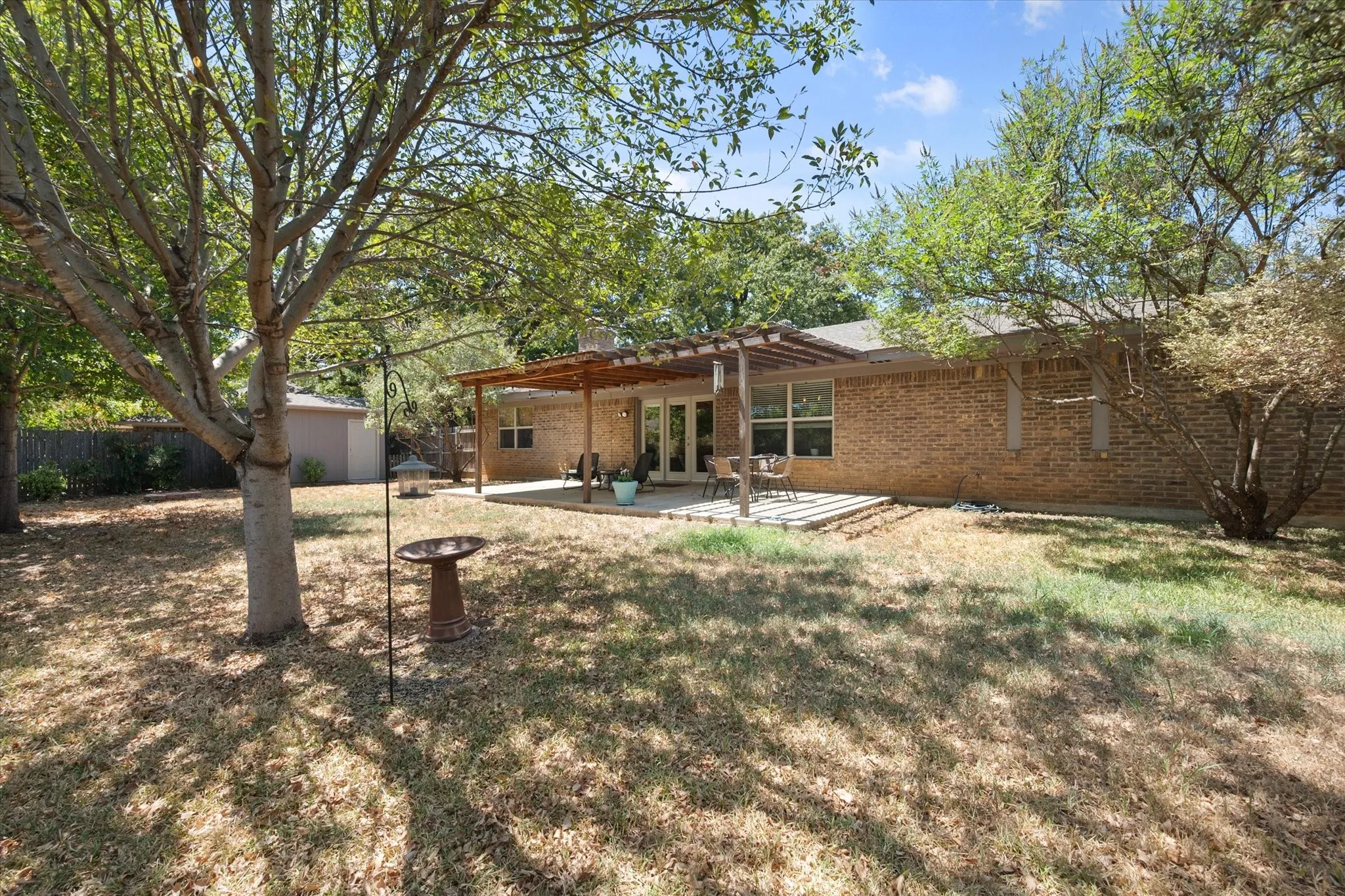 Single Family Residence For Sale in Tarrant County , 2709 Burnwood Court, Arlington, Texas 76016, 4 Bedroom, 2 Bathroom, 2 Garage spaces, 1,933 Sqft, built in 1976, mls#21375845, Real Estate Agent in Arlington, Homes For Sale in Tarrant county, Homes For Sale in Arlington, Realtor in Arlington Texas, Real Estate Brokerage Independent Realty Texas, Luminita Cordes Realtor