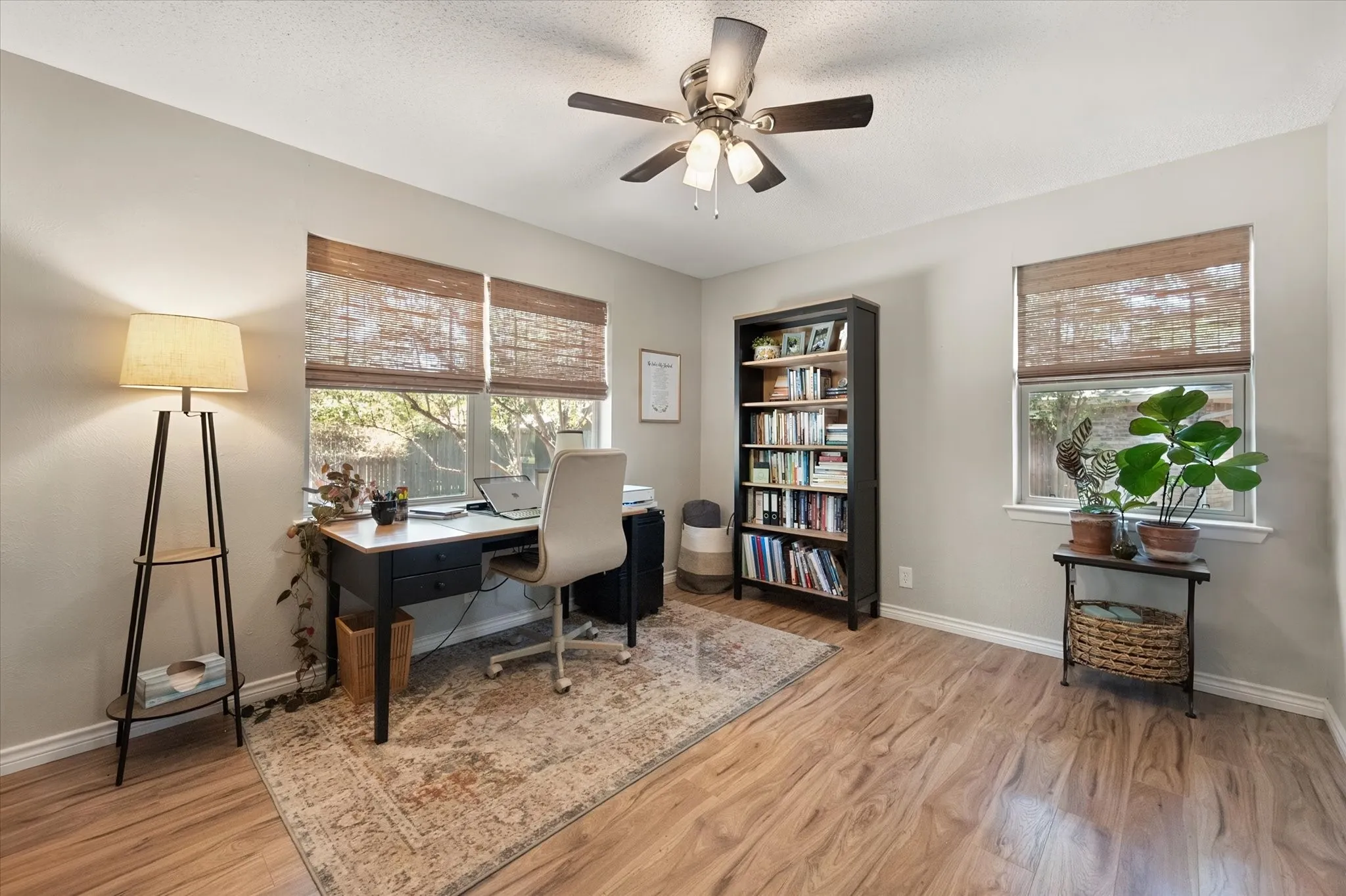 Single Family Residence For Sale in Tarrant County , 2709 Burnwood Court, Arlington, Texas 76016, 4 Bedroom, 2 Bathroom, 2 Garage spaces, 1,933 Sqft, built in 1976, mls#21375845, Real Estate Agent in Arlington, Homes For Sale in Tarrant county, Homes For Sale in Arlington, Realtor in Arlington Texas, Real Estate Brokerage Independent Realty Texas, Luminita Cordes Realtor