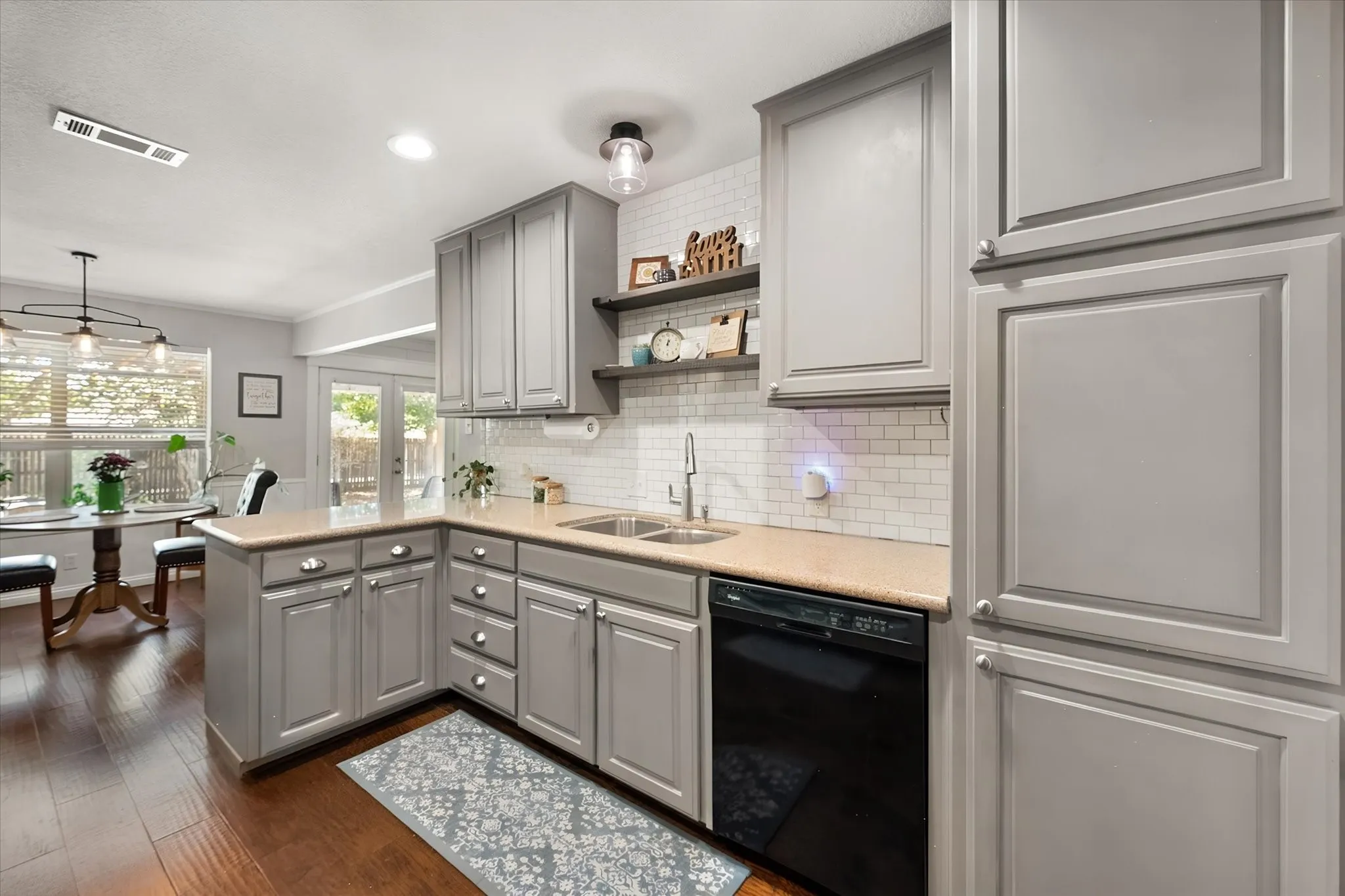 Single Family Residence For Sale in Tarrant County , 2709 Burnwood Court, Arlington, Texas 76016, 4 Bedroom, 2 Bathroom, 2 Garage spaces, 1,933 Sqft, built in 1976, mls#21375845, Real Estate Agent in Arlington, Homes For Sale in Tarrant county, Homes For Sale in Arlington, Realtor in Arlington Texas, Real Estate Brokerage Independent Realty Texas, Luminita Cordes Realtor