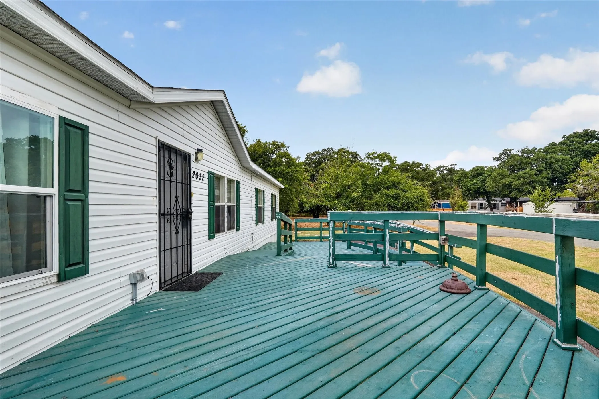 Mobile Home For Sale in Tarrant County , 2032 Dorothy Drive, Burleson, Texas 76028, 3 Bedroom, 2 Bathroom, Garage spaces, 1,568 Sqft, built in 2007, mls#21357895, Real Estate Agent in Burleson, Homes For Sale in Tarrant county, Homes For Sale in Burleson, Realtor in Burleson Texas, Real Estate Brokerage Independent Realty Texas, Luminita Cordes Realtor