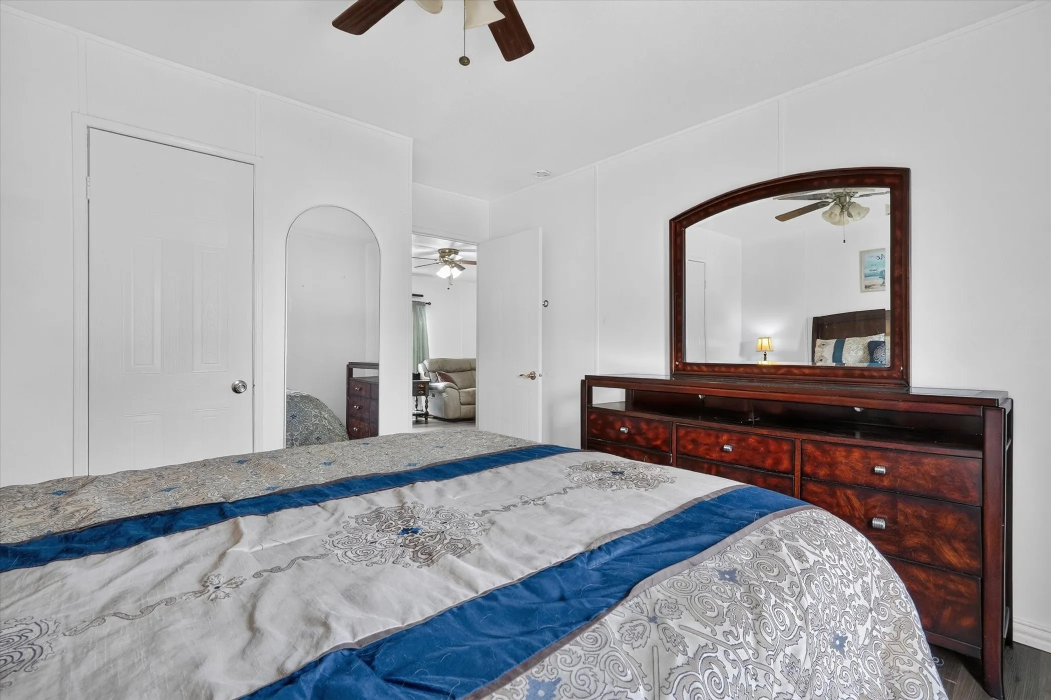 Mobile Home For Sale in Tarrant County , 2032 Dorothy Drive, Burleson, Texas 76028, 3 Bedroom, 2 Bathroom, Garage spaces, 1,568 Sqft, built in 2007, mls#21357895, Real Estate Agent in Burleson, Homes For Sale in Tarrant county, Homes For Sale in Burleson, Realtor in Burleson Texas, Real Estate Brokerage Independent Realty Texas, Luminita Cordes Realtor