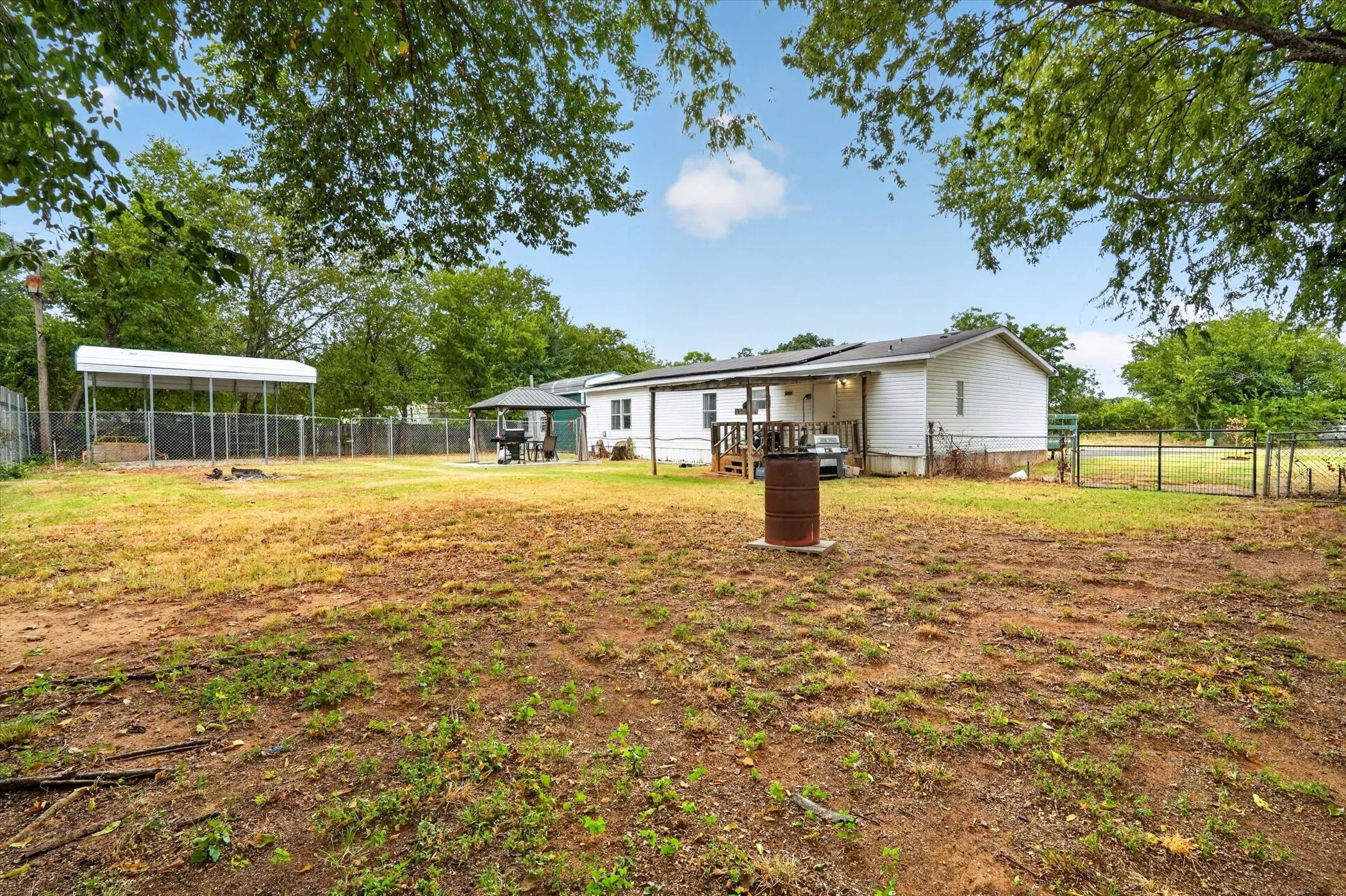 Mobile Home For Sale in Tarrant County , 2032 Dorothy Drive, Burleson, Texas 76028, 3 Bedroom, 2 Bathroom, Garage spaces, 1,568 Sqft, built in 2007, mls#21357895, Real Estate Agent in Burleson, Homes For Sale in Tarrant county, Homes For Sale in Burleson, Realtor in Burleson Texas, Real Estate Brokerage Independent Realty Texas, Luminita Cordes Realtor