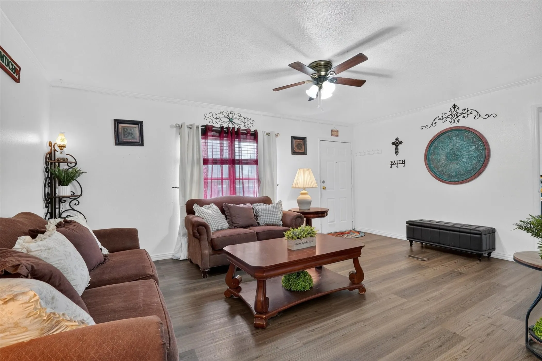 Mobile Home For Sale in Tarrant County , 2032 Dorothy Drive, Burleson, Texas 76028, 3 Bedroom, 2 Bathroom, Garage spaces, 1,568 Sqft, built in 2007, mls#21357895, Real Estate Agent in Burleson, Homes For Sale in Tarrant county, Homes For Sale in Burleson, Realtor in Burleson Texas, Real Estate Brokerage Independent Realty Texas, Luminita Cordes Realtor