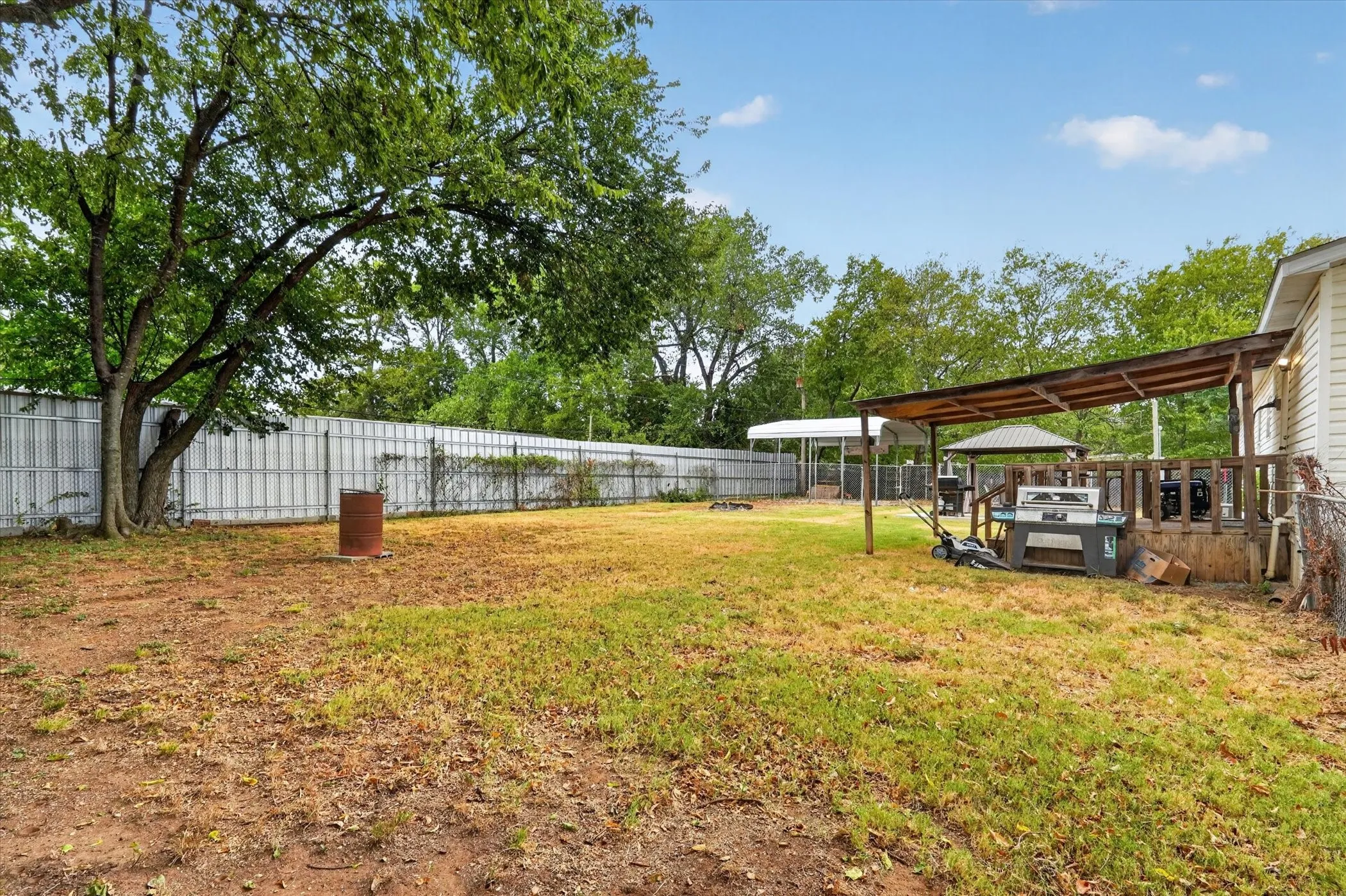 Mobile Home For Sale in Tarrant County , 2032 Dorothy Drive, Burleson, Texas 76028, 3 Bedroom, 2 Bathroom, Garage spaces, 1,568 Sqft, built in 2007, mls#21357895, Real Estate Agent in Burleson, Homes For Sale in Tarrant county, Homes For Sale in Burleson, Realtor in Burleson Texas, Real Estate Brokerage Independent Realty Texas, Luminita Cordes Realtor