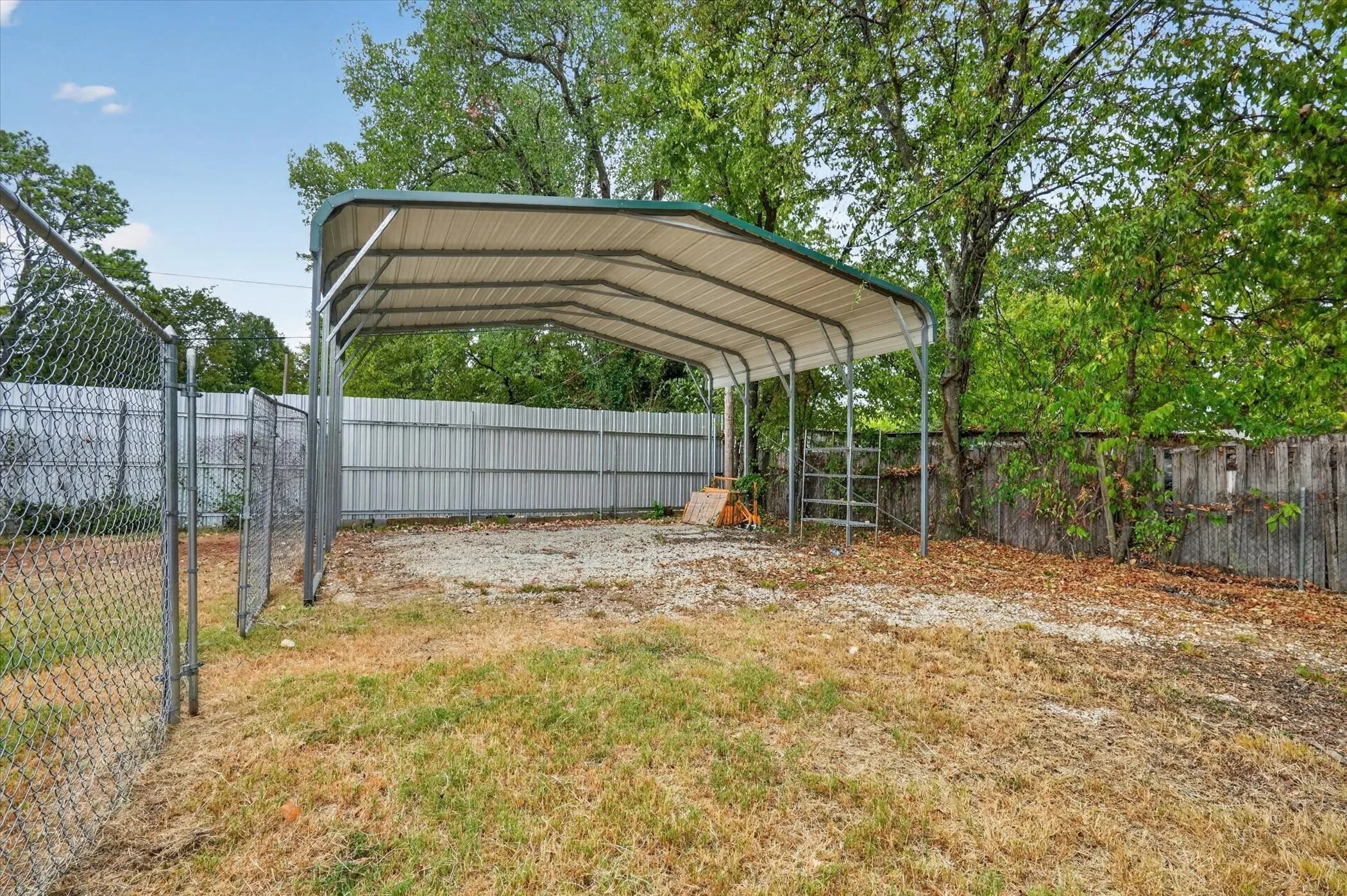 Mobile Home For Sale in Tarrant County , 2032 Dorothy Drive, Burleson, Texas 76028, 3 Bedroom, 2 Bathroom, Garage spaces, 1,568 Sqft, built in 2007, mls#21357895, Real Estate Agent in Burleson, Homes For Sale in Tarrant county, Homes For Sale in Burleson, Realtor in Burleson Texas, Real Estate Brokerage Independent Realty Texas, Luminita Cordes Realtor