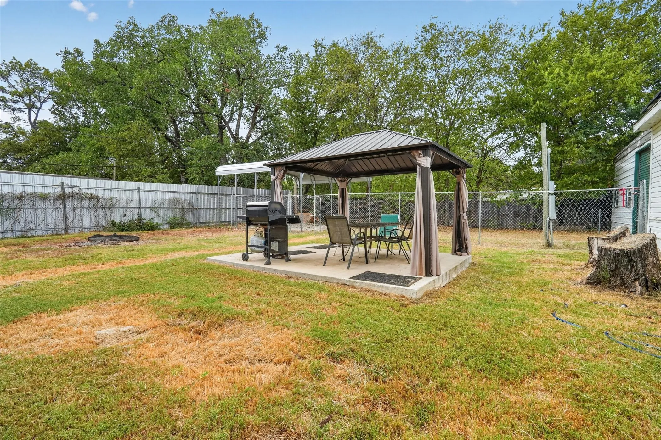 Mobile Home For Sale in Tarrant County , 2032 Dorothy Drive, Burleson, Texas 76028, 3 Bedroom, 2 Bathroom, Garage spaces, 1,568 Sqft, built in 2007, mls#21357895, Real Estate Agent in Burleson, Homes For Sale in Tarrant county, Homes For Sale in Burleson, Realtor in Burleson Texas, Real Estate Brokerage Independent Realty Texas, Luminita Cordes Realtor