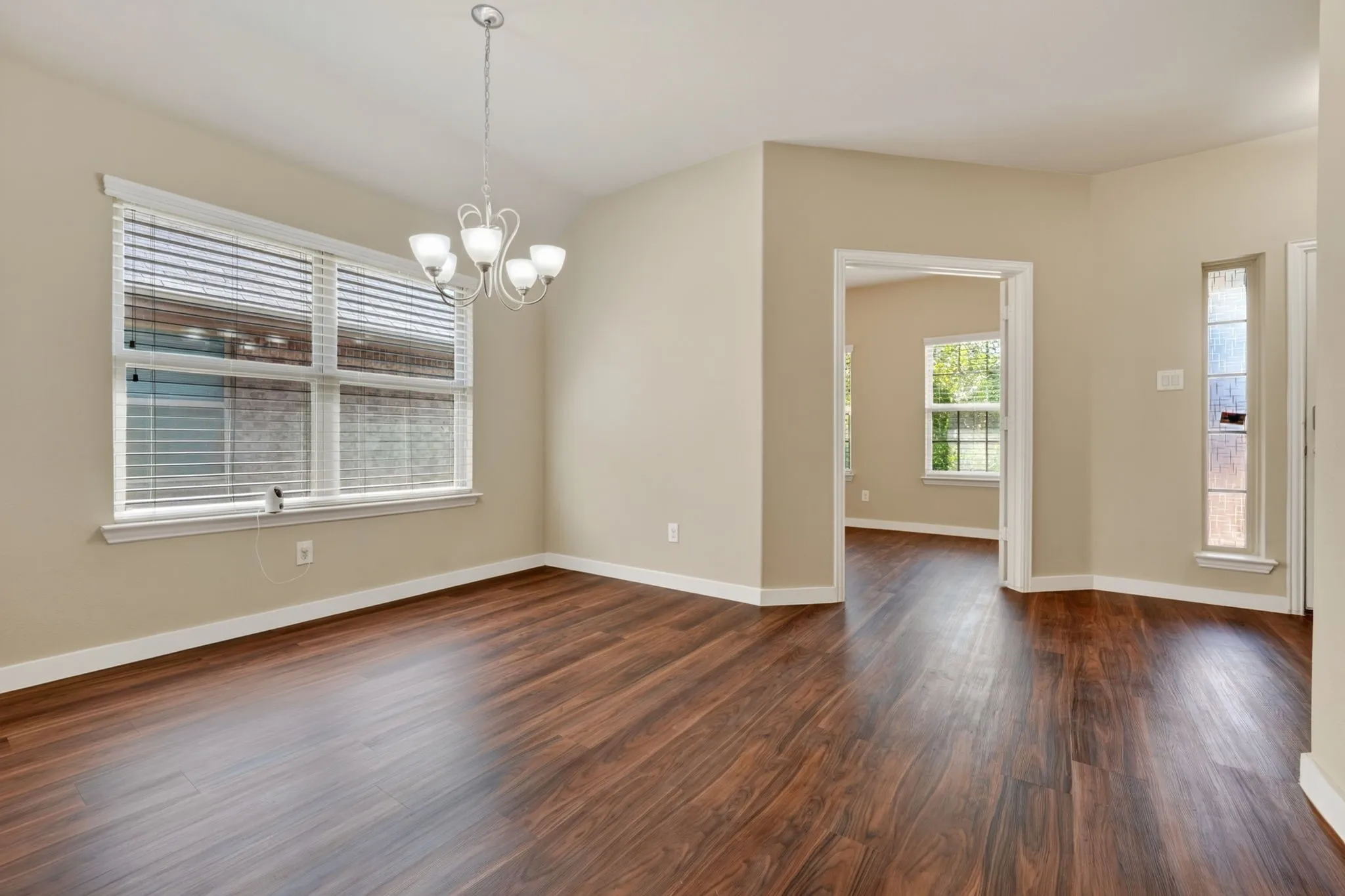 Single Family Residence For Sale in Denton County , 725 Bird Creek Drive, Little Elm, Texas 75068, 3 Bedroom, 2 Bathroom, 2 Garage spaces, 2,025 Sqft, built in 2017, mls#21378232, Real Estate Agent in Little Elm, Homes For Sale in Denton county, Homes For Sale in Little Elm, Realtor in Little Elm Texas, Real Estate Brokerage Independent Realty Texas, Luminita Cordes Realtor