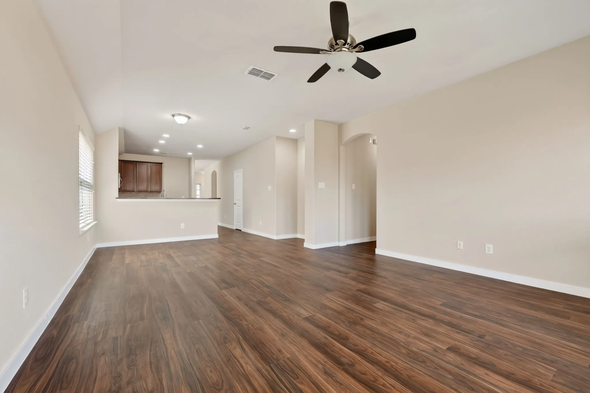 Single Family Residence For Sale in Denton County , 725 Bird Creek Drive, Little Elm, Texas 75068, 3 Bedroom, 2 Bathroom, 2 Garage spaces, 2,025 Sqft, built in 2017, mls#21378232, Real Estate Agent in Little Elm, Homes For Sale in Denton county, Homes For Sale in Little Elm, Realtor in Little Elm Texas, Real Estate Brokerage Independent Realty Texas, Luminita Cordes Realtor