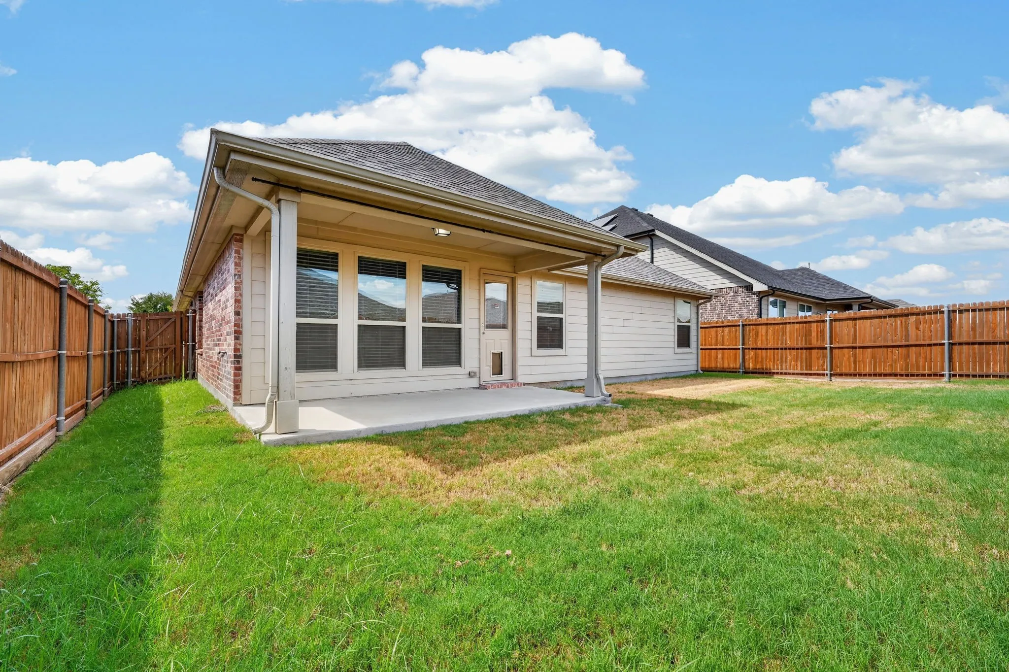 Single Family Residence For Sale in Denton County , 725 Bird Creek Drive, Little Elm, Texas 75068, 3 Bedroom, 2 Bathroom, 2 Garage spaces, 2,025 Sqft, built in 2017, mls#21378232, Real Estate Agent in Little Elm, Homes For Sale in Denton county, Homes For Sale in Little Elm, Realtor in Little Elm Texas, Real Estate Brokerage Independent Realty Texas, Luminita Cordes Realtor