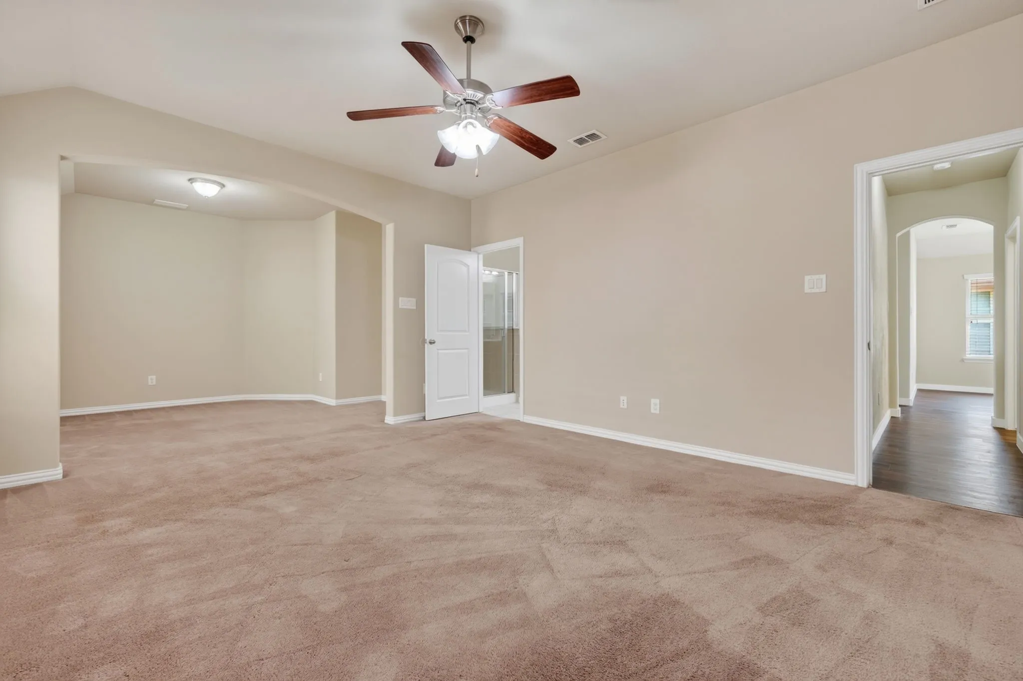 Single Family Residence For Sale in Denton County , 725 Bird Creek Drive, Little Elm, Texas 75068, 3 Bedroom, 2 Bathroom, 2 Garage spaces, 2,025 Sqft, built in 2017, mls#21378232, Real Estate Agent in Little Elm, Homes For Sale in Denton county, Homes For Sale in Little Elm, Realtor in Little Elm Texas, Real Estate Brokerage Independent Realty Texas, Luminita Cordes Realtor