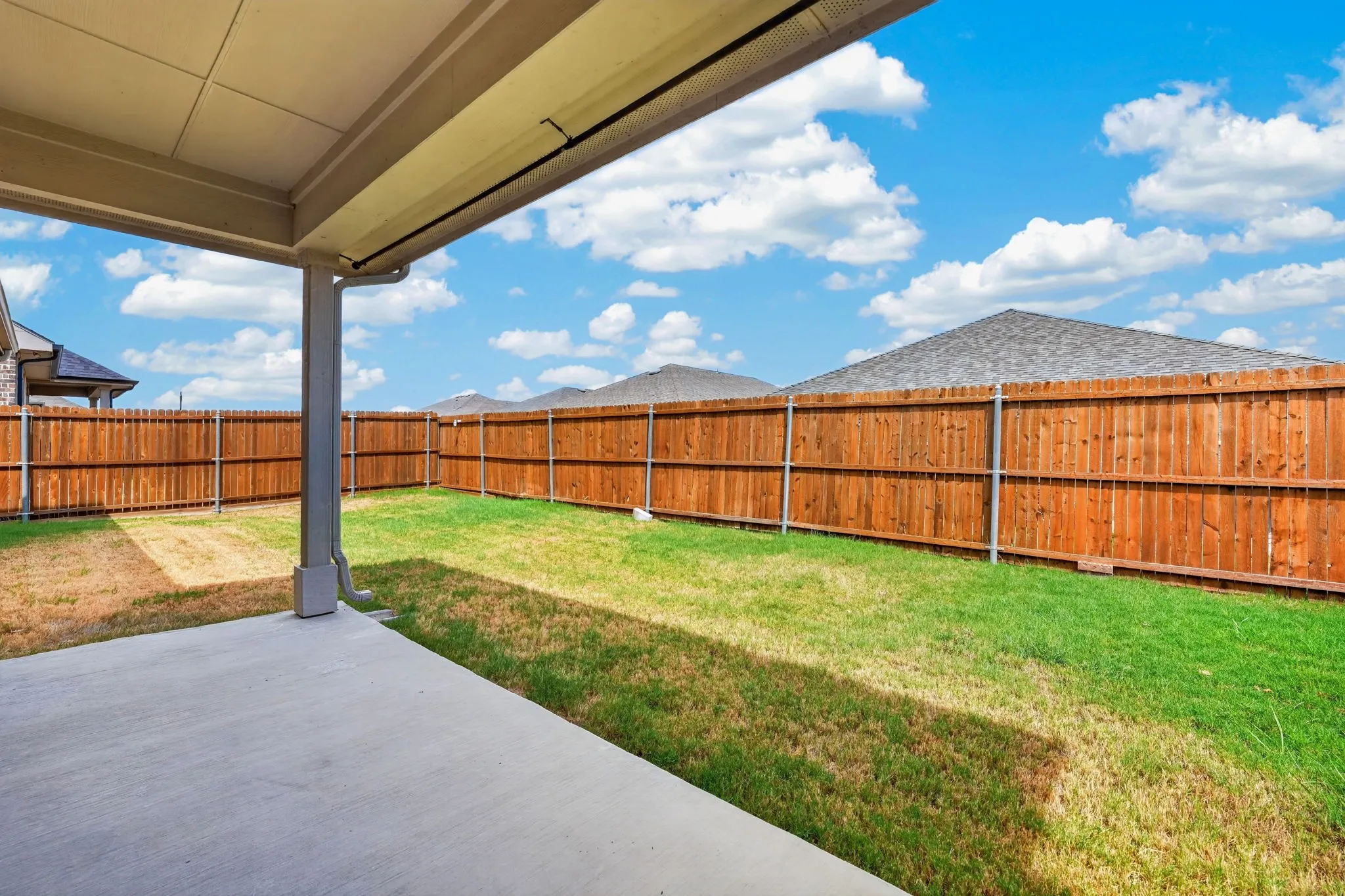 Single Family Residence For Sale in Denton County , 725 Bird Creek Drive, Little Elm, Texas 75068, 3 Bedroom, 2 Bathroom, 2 Garage spaces, 2,025 Sqft, built in 2017, mls#21378232, Real Estate Agent in Little Elm, Homes For Sale in Denton county, Homes For Sale in Little Elm, Realtor in Little Elm Texas, Real Estate Brokerage Independent Realty Texas, Luminita Cordes Realtor