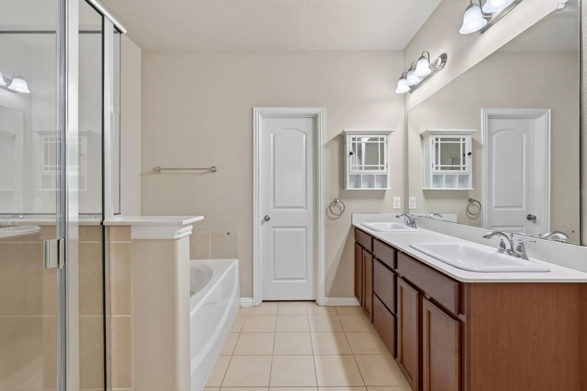 Single Family Residence For Sale in Denton County , 725 Bird Creek Drive, Little Elm, Texas 75068, 3 Bedroom, 2 Bathroom, 2 Garage spaces, 2,025 Sqft, built in 2017, mls#21378232, Real Estate Agent in Little Elm, Homes For Sale in Denton county, Homes For Sale in Little Elm, Realtor in Little Elm Texas, Real Estate Brokerage Independent Realty Texas, Luminita Cordes Realtor
